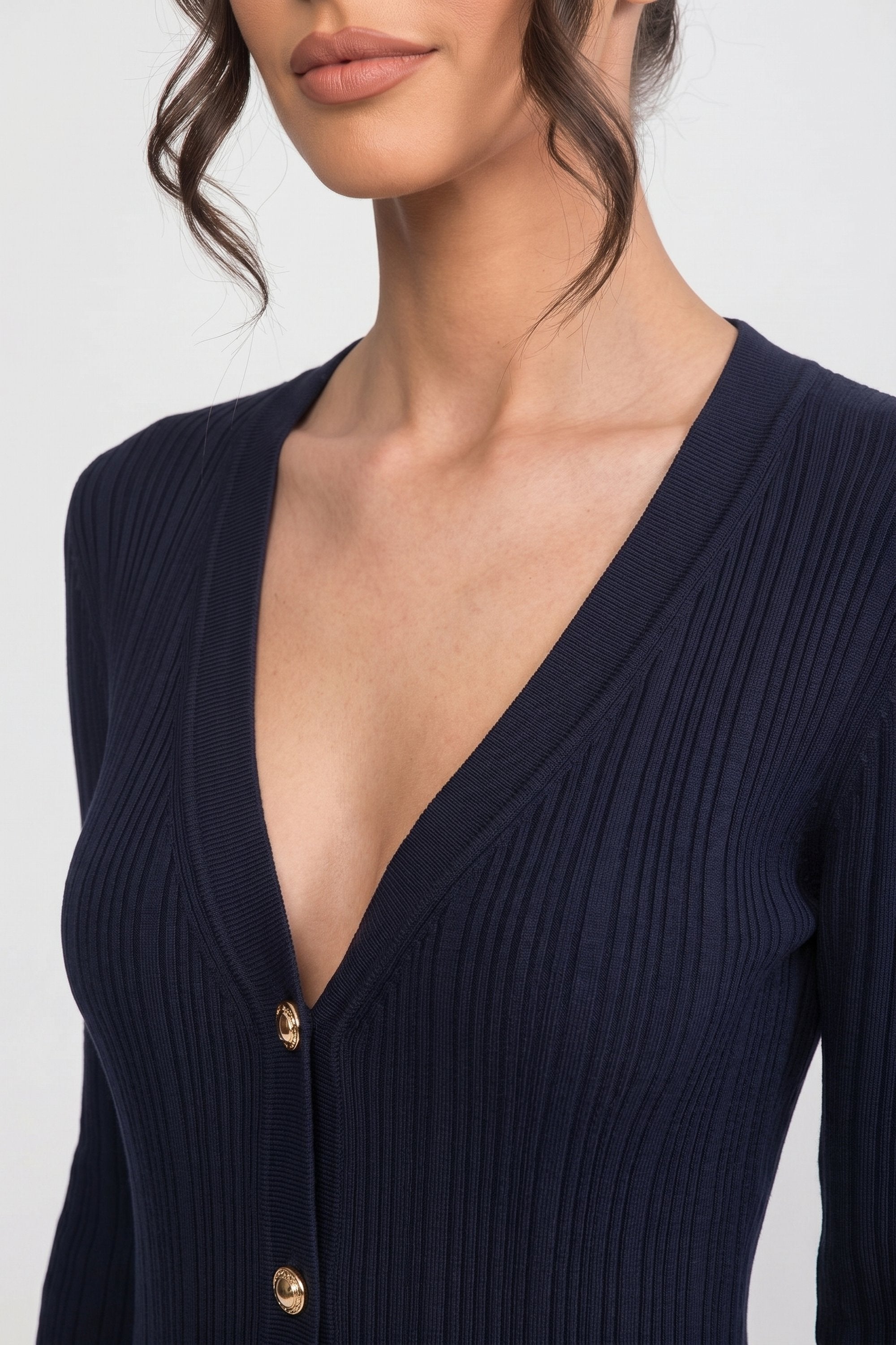 Robe longue en maille plissée à manches longues avec boutonnage sur le devant et poignets contrastants - Marine 