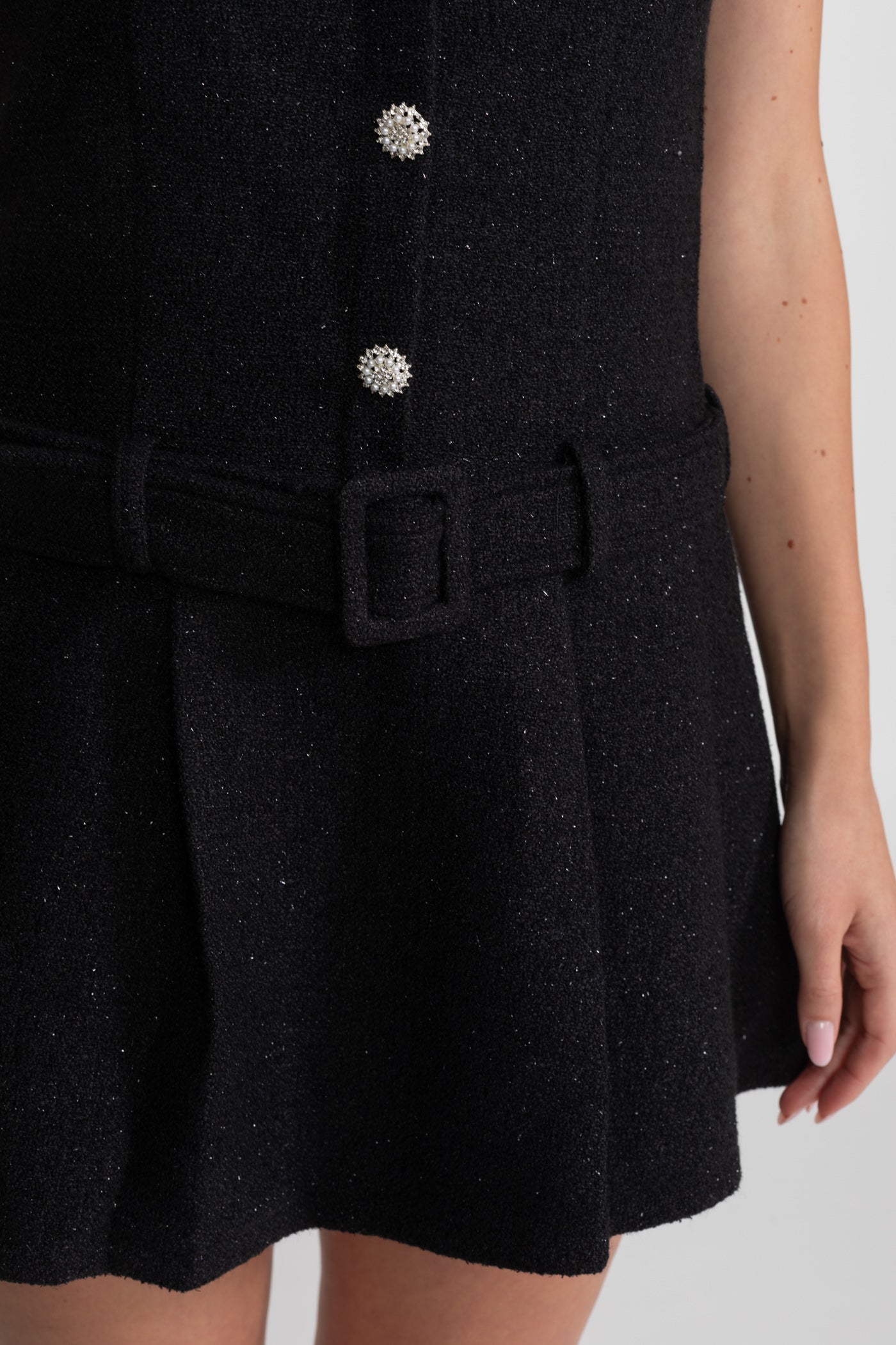 Robe Mini en Tweed Ornée de Cristaux avec Ceinture – Noir 