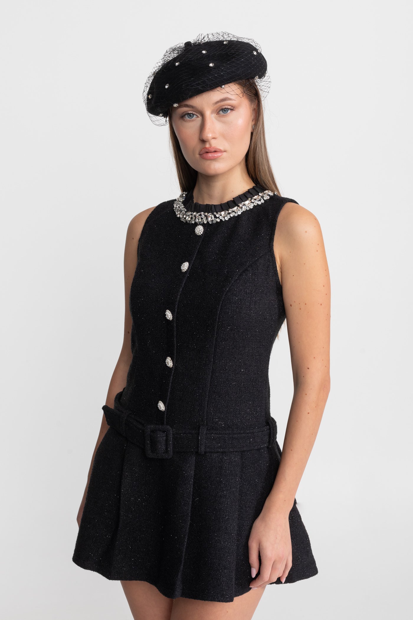 Robe Mini en Tweed Ornée de Cristaux avec Ceinture – Noir 