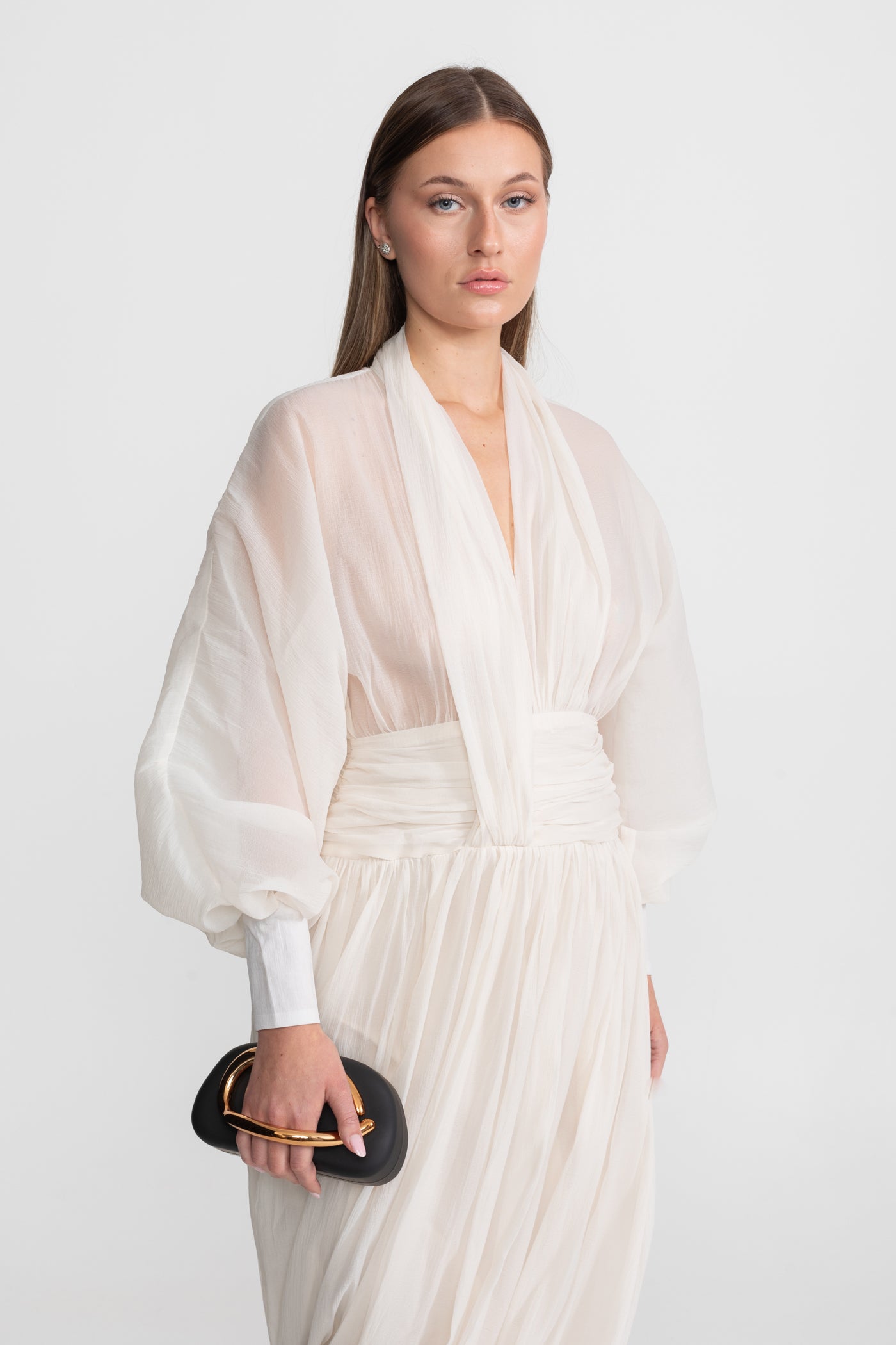 Robe Maxi en Chiffon Drapé avec Manches Longues Bishop – Ivoire 