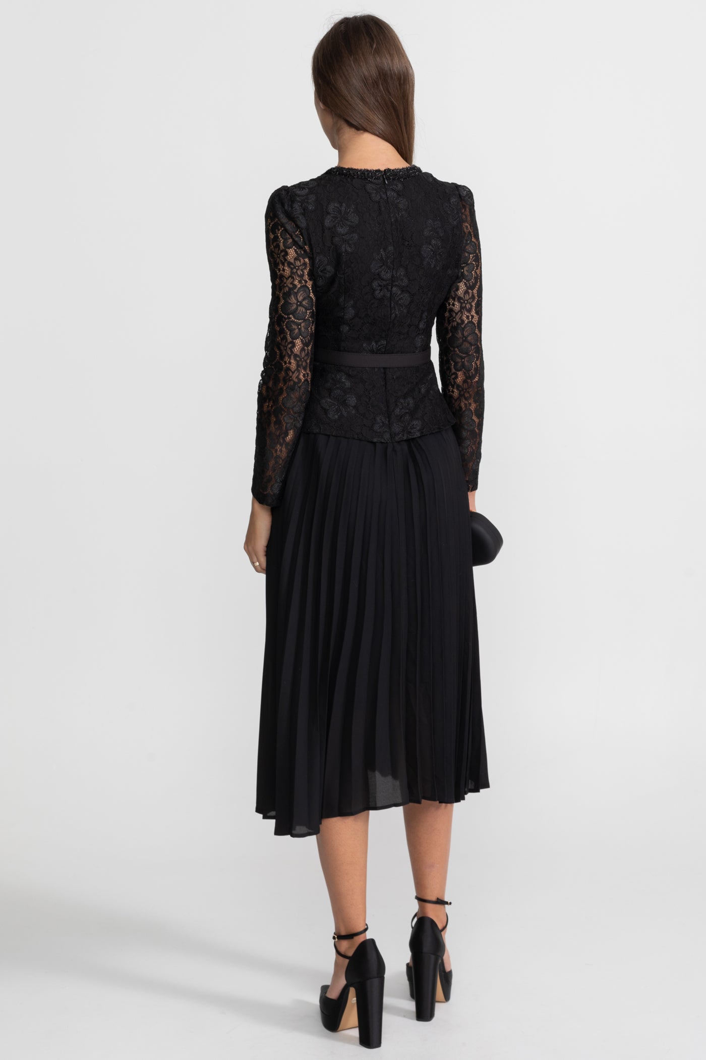 Robe midi en dentelle et plissée avec détails boutons dorés - Noir 