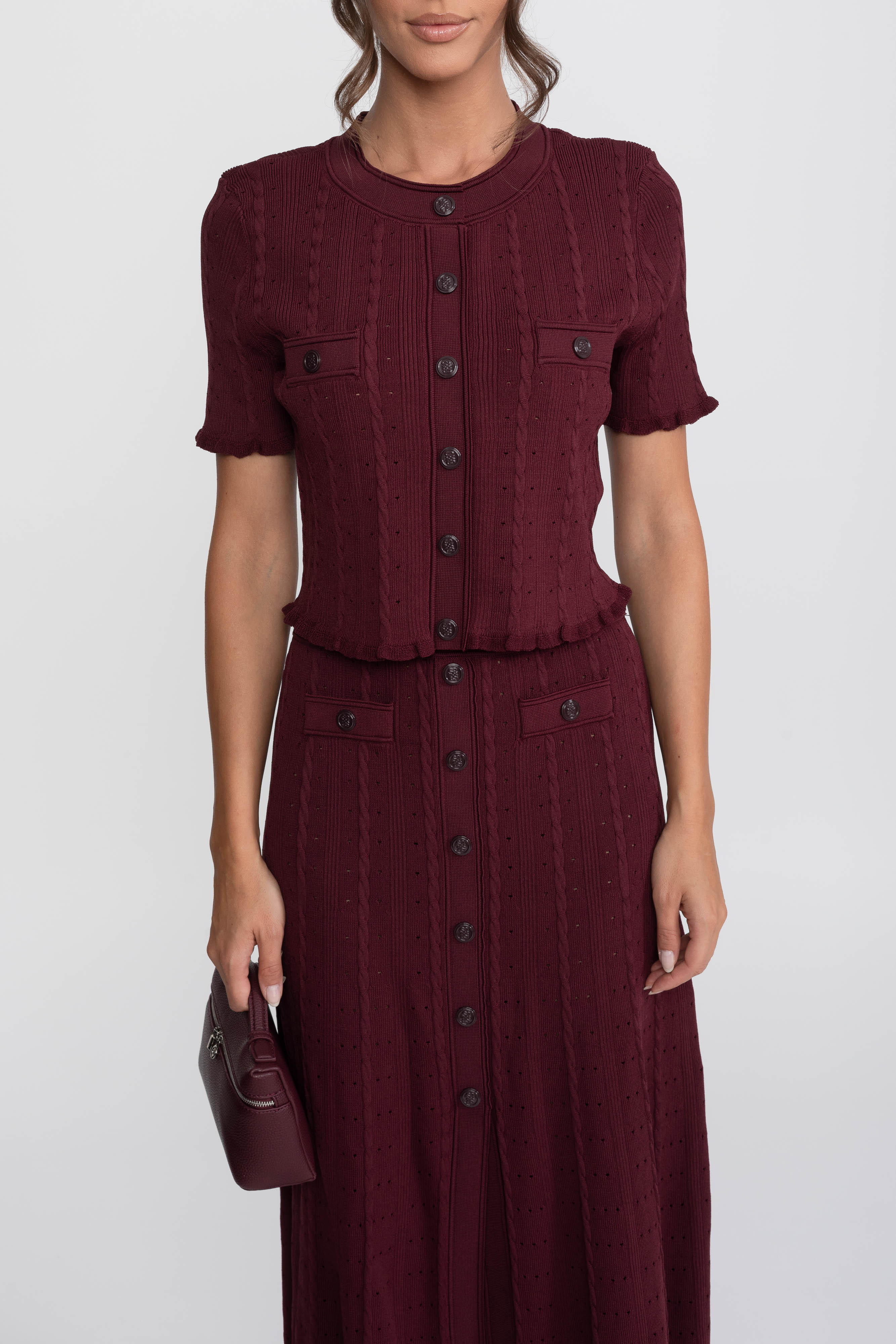 Ensemble coordonné en maille côtelée avec cardigan boutonné sur le devant et jupe maxi assortie - Burgundy 