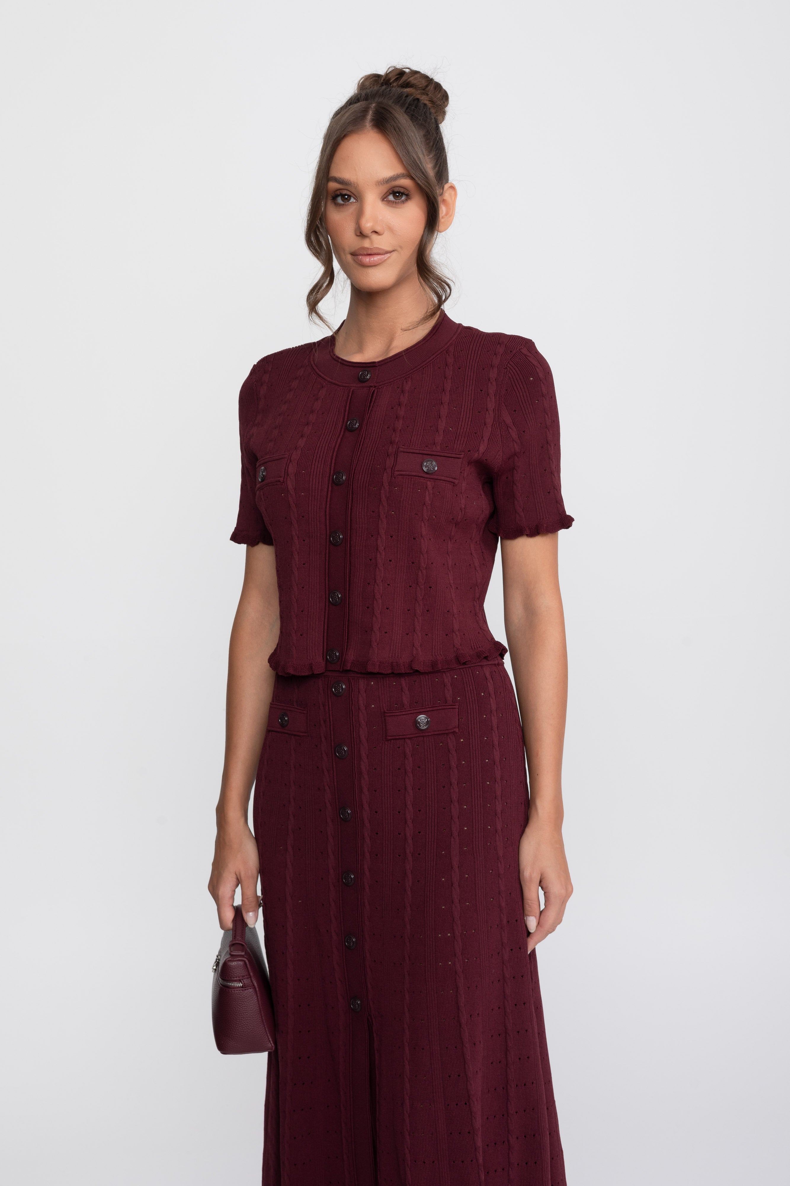 Ensemble coordonné en maille côtelée avec cardigan boutonné sur le devant et jupe maxi assortie - Burgundy 