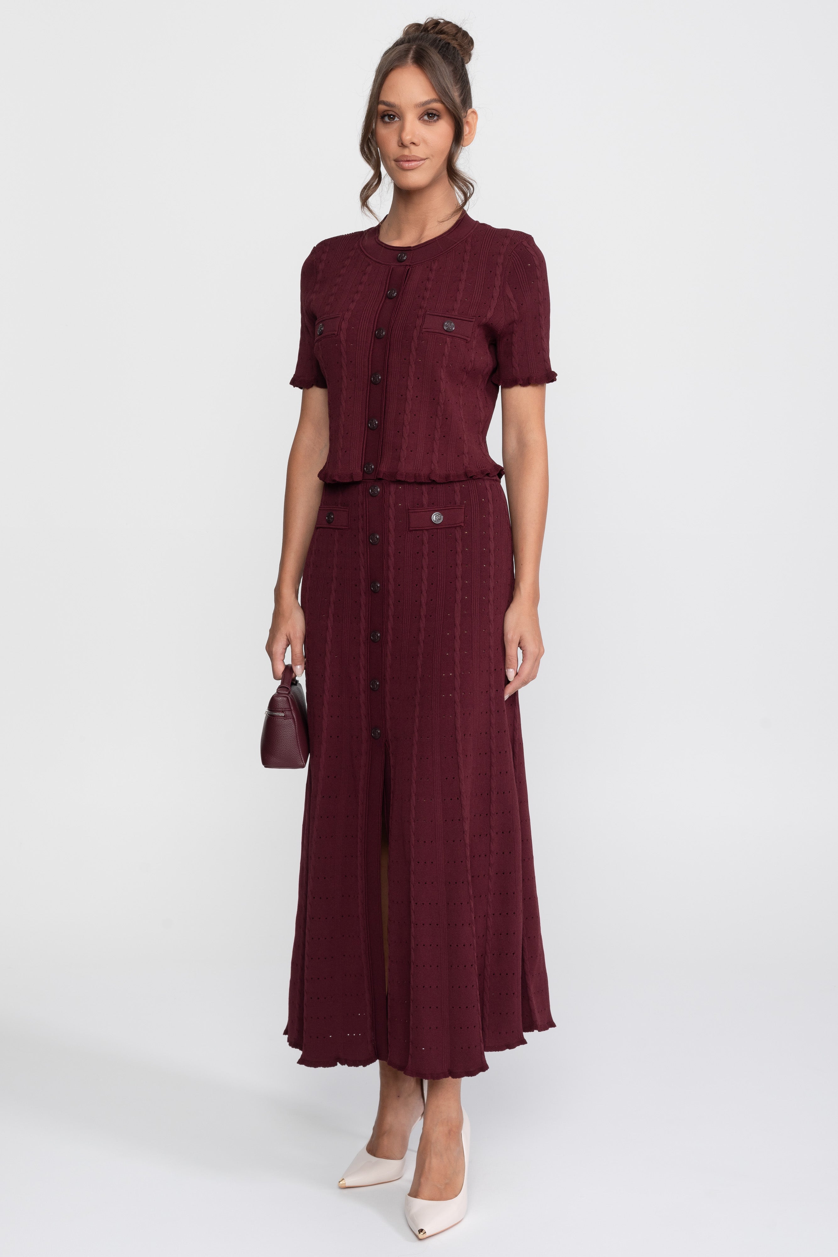 Ensemble coordonné en maille côtelée avec cardigan boutonné sur le devant et jupe maxi assortie - Burgundy 