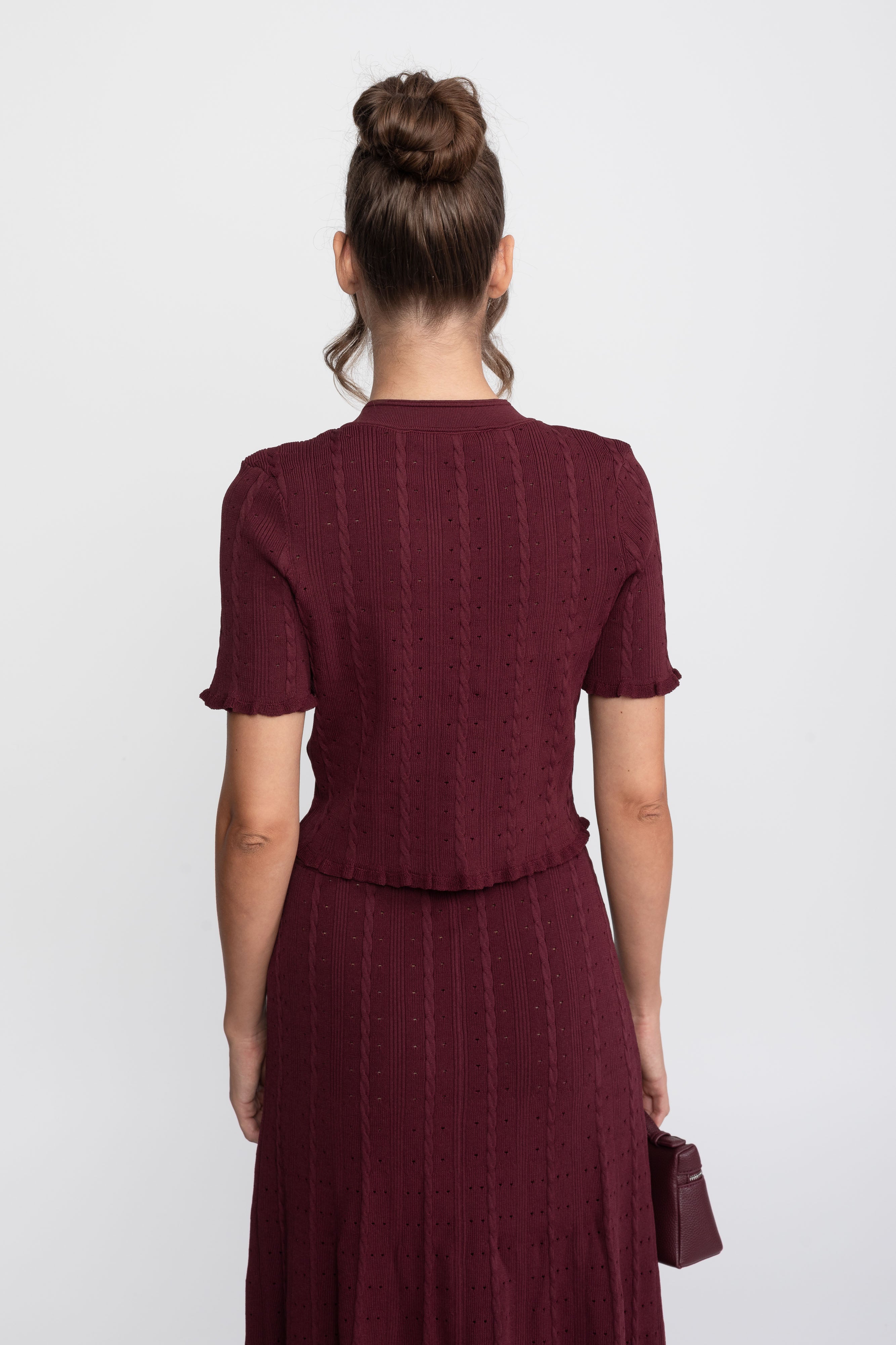 Ensemble coordonné en maille côtelée avec cardigan boutonné sur le devant et jupe maxi assortie - Burgundy 