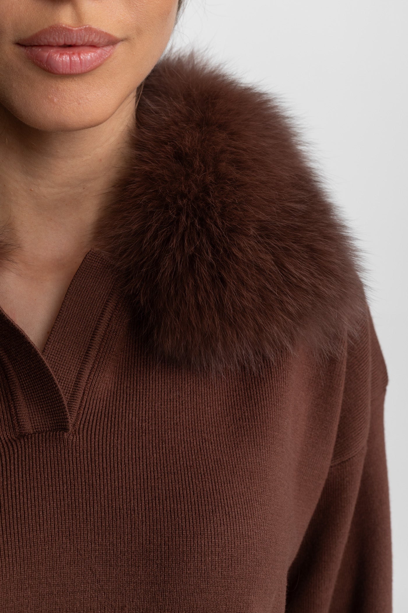 Ensemble coordonné Knit Lounge avec col en fourrure de renard – Marron 