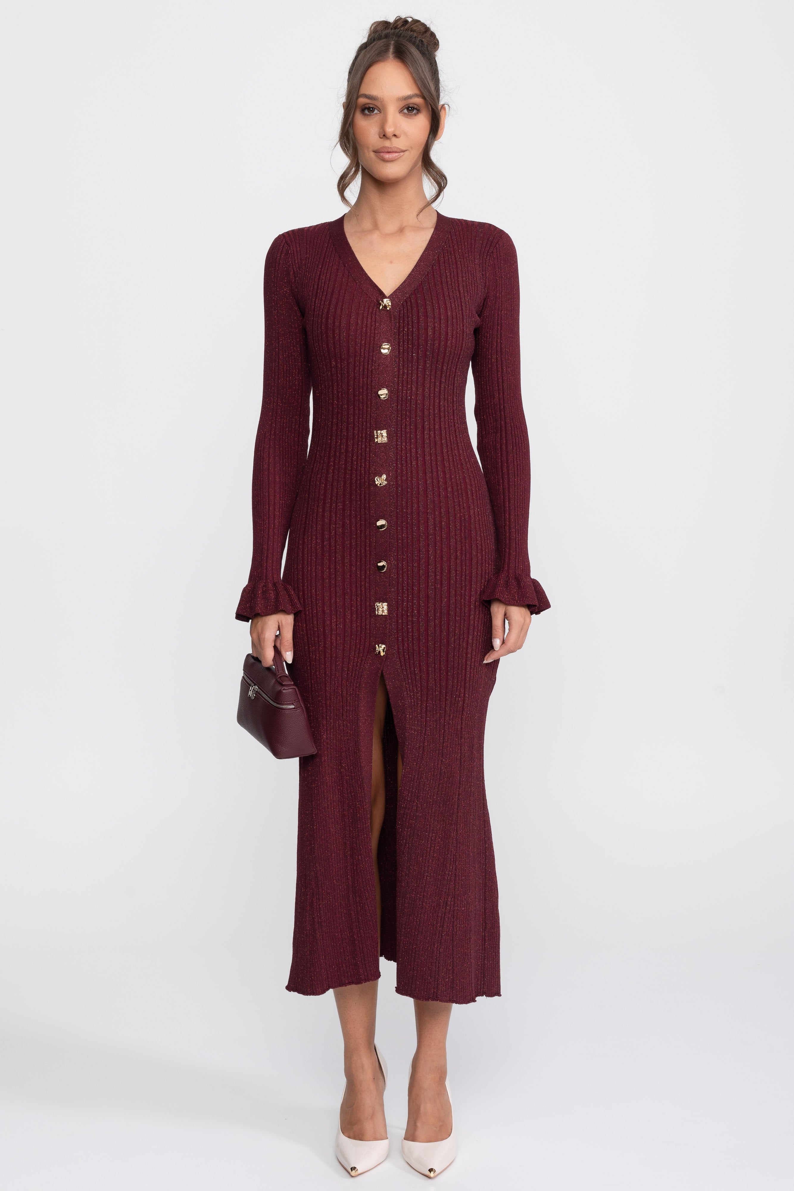 Robe maxi en maille côtelée à col en V et boutonnage sur le devant, avec poignets à volants - Burgundy 