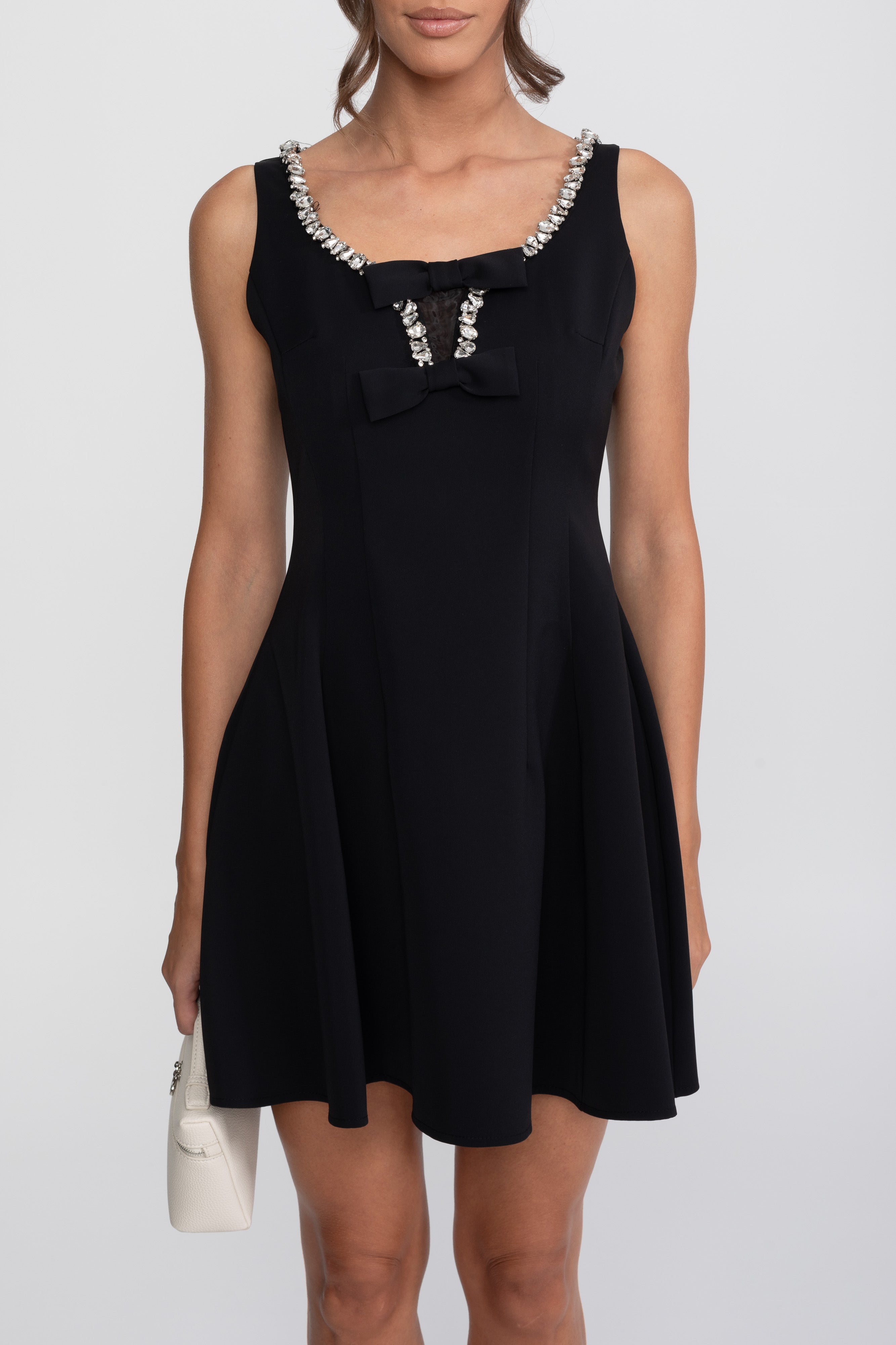 Robe mini cintrée et évasée avec finitions en cristal et nœuds sur la poitrine - Noir 