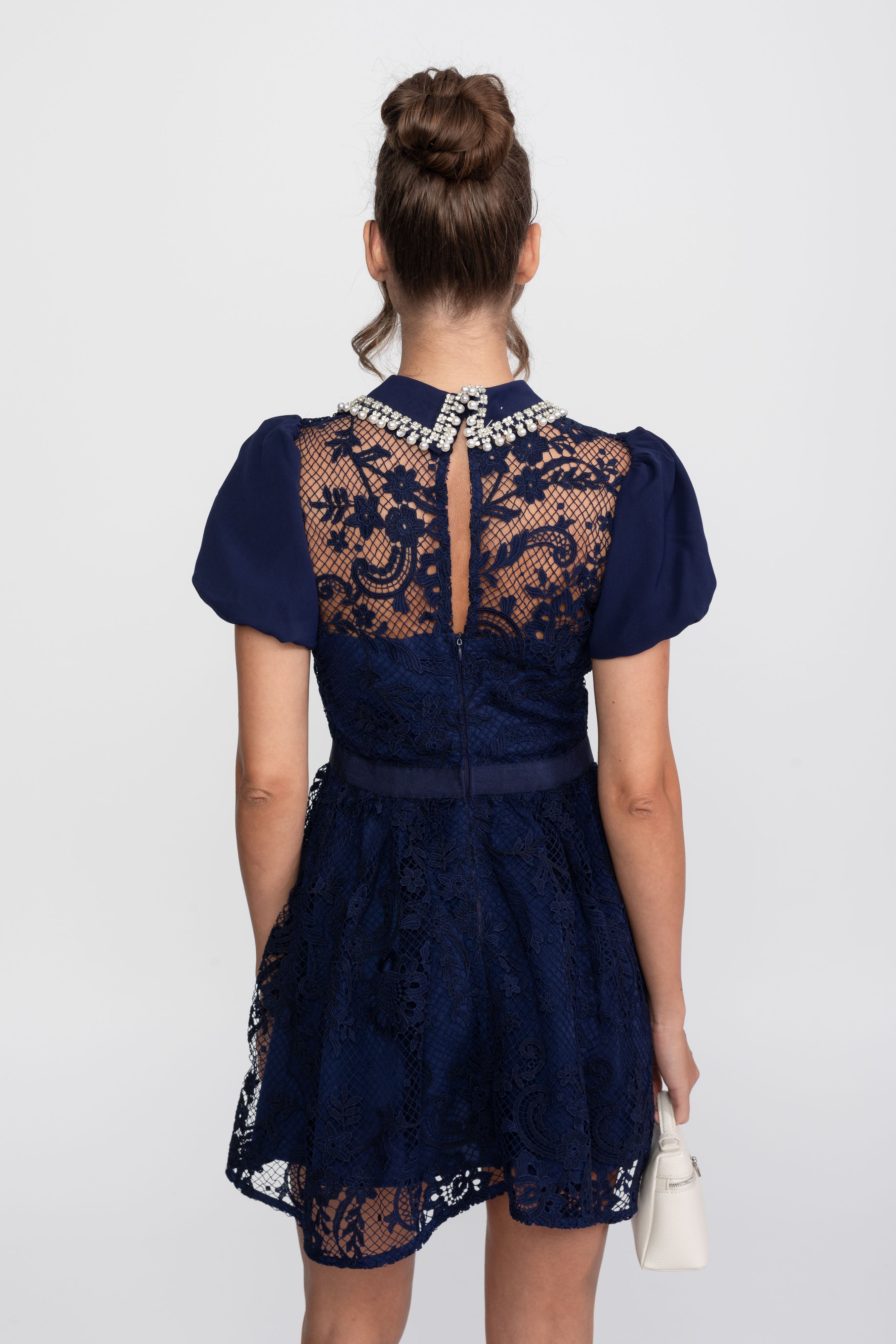Robe Mini en Dentelle à Manches Bouffantes avec Col en Perles - Navy 