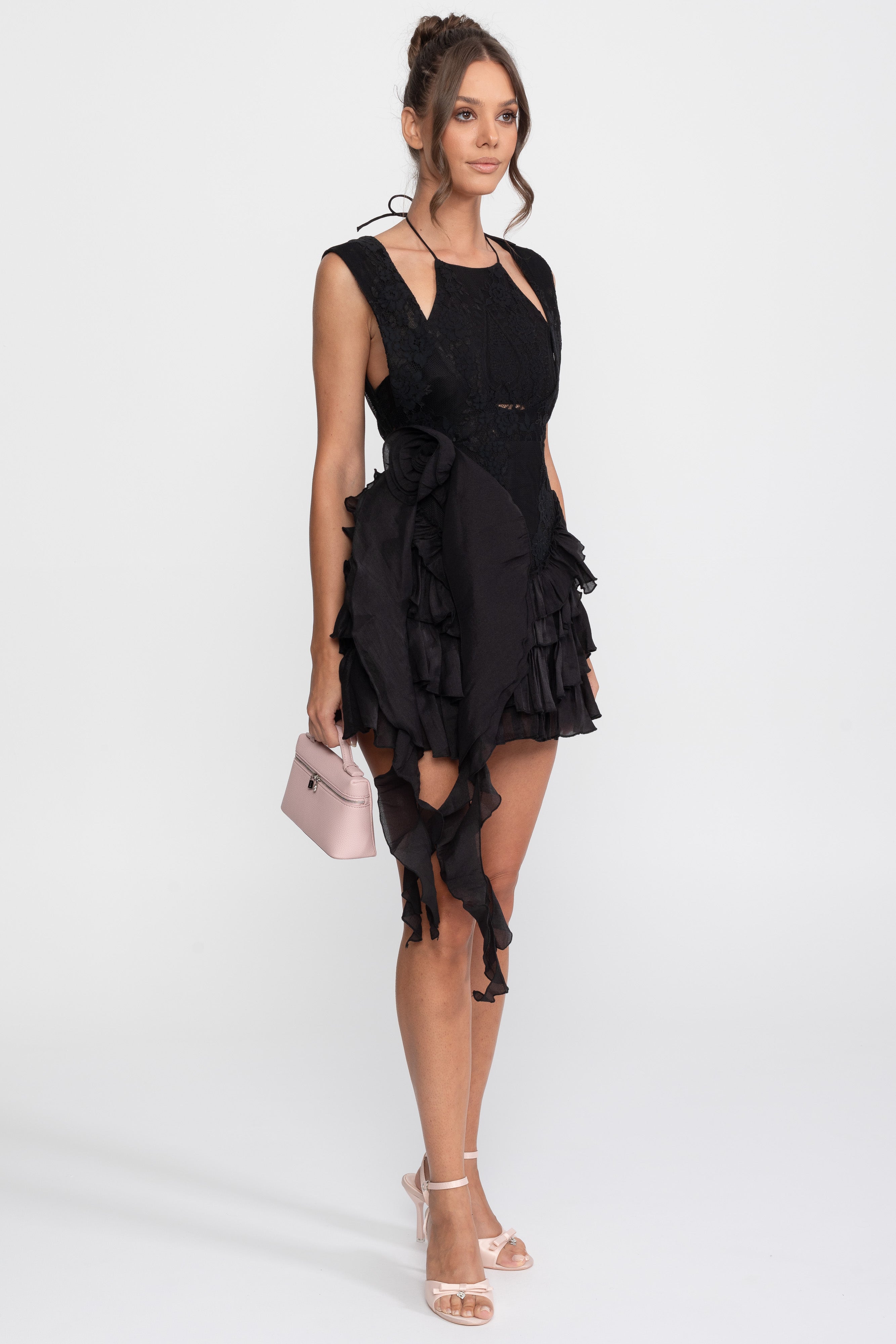 Robe mini en dentelle à col halter avec rosette et jupe à volants - Noir 