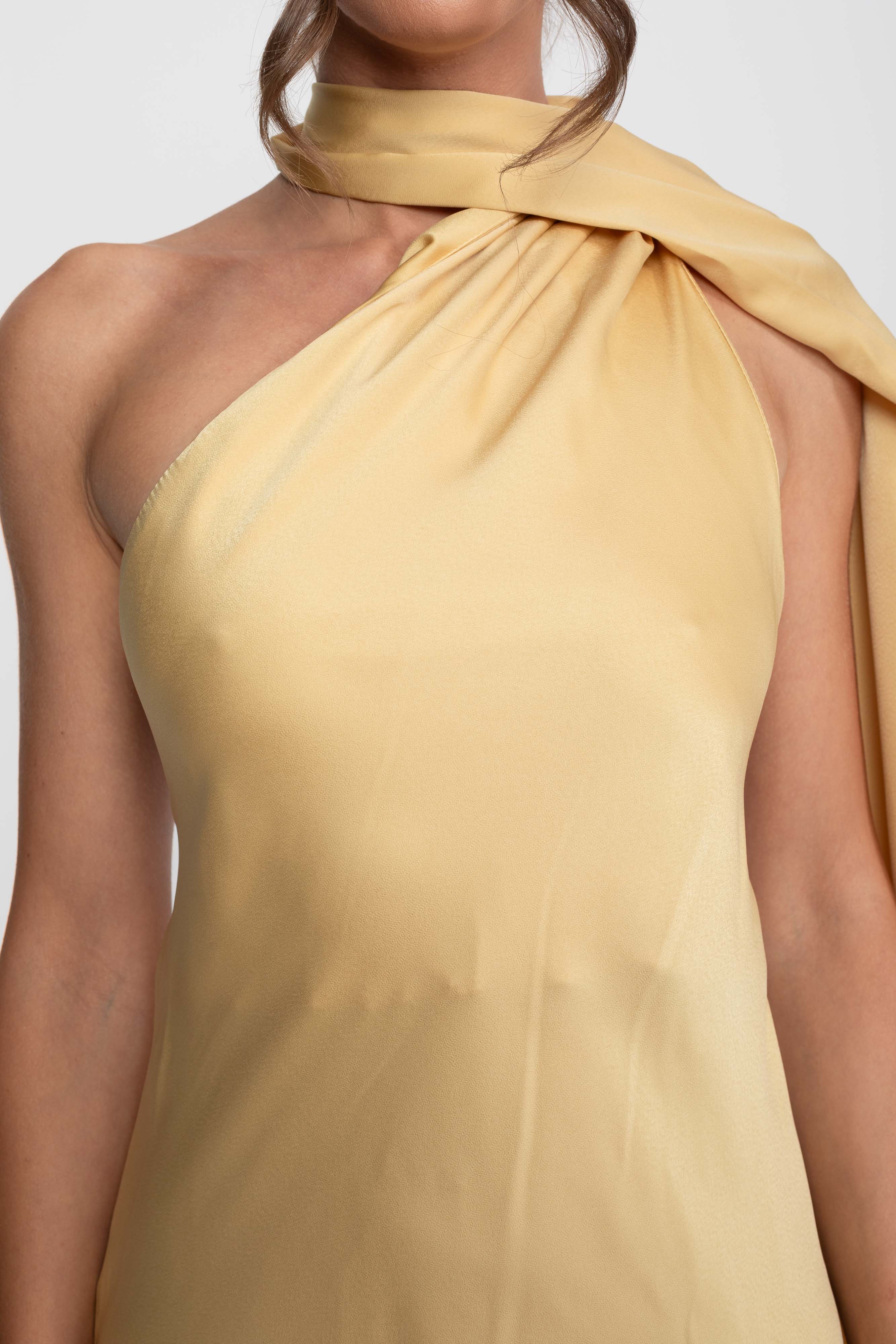 Robe nuisette en satin à col licou torsadé avec encolure asymétrique - Jaune 