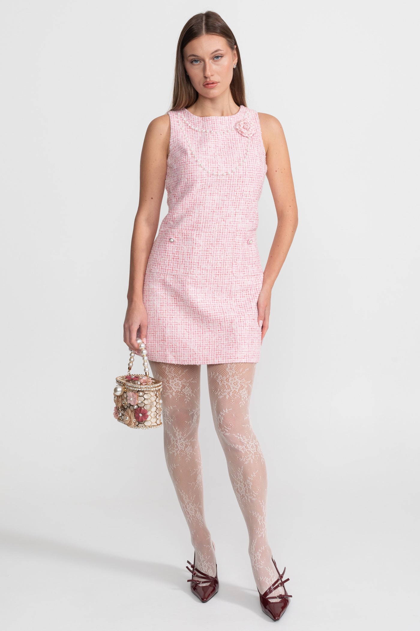 Robe courte sans manches en tweed avec bordure de perles – Rose 
