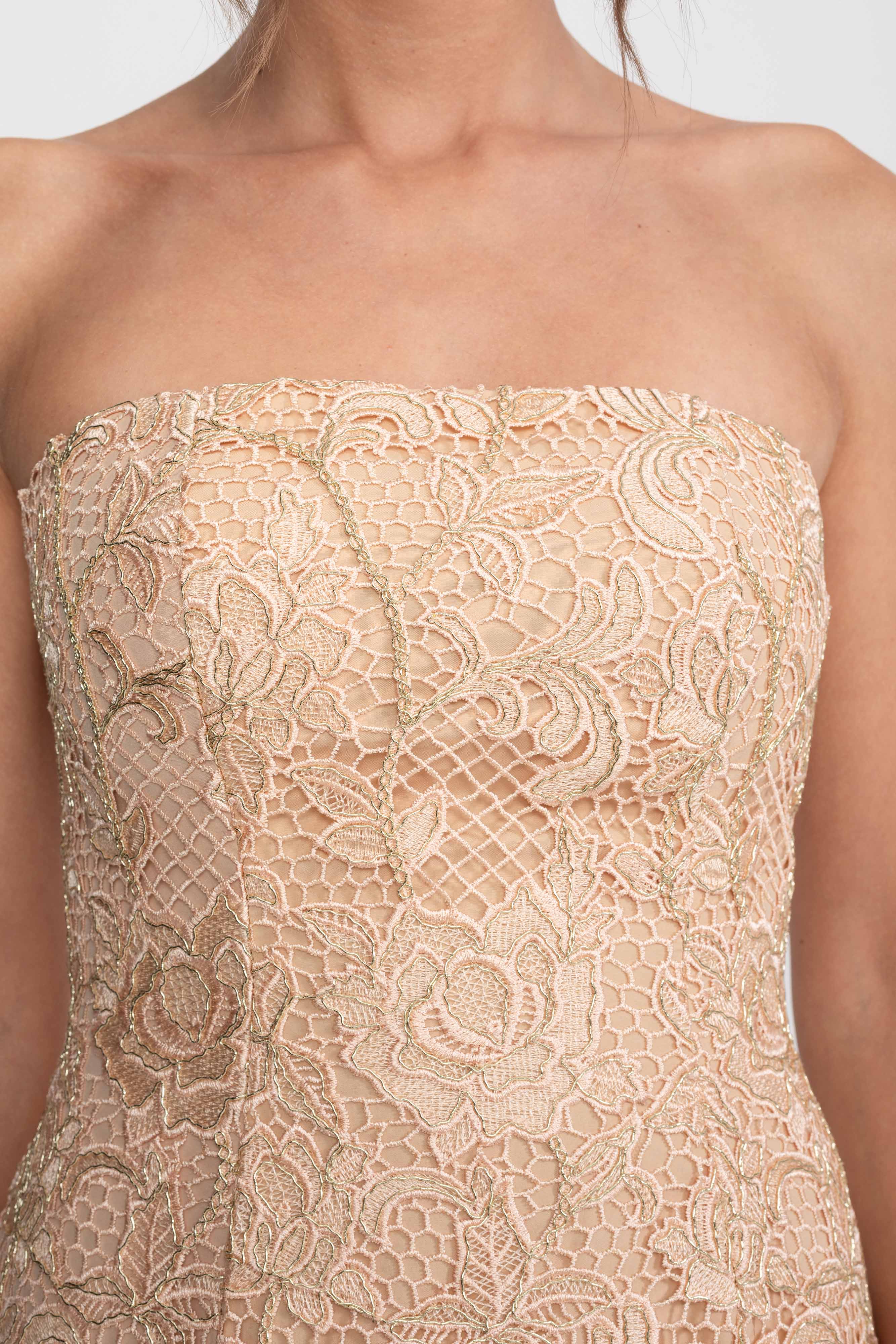 Robe de bal en dentelle florale sans bretelles avec jupe ample en A - Or 