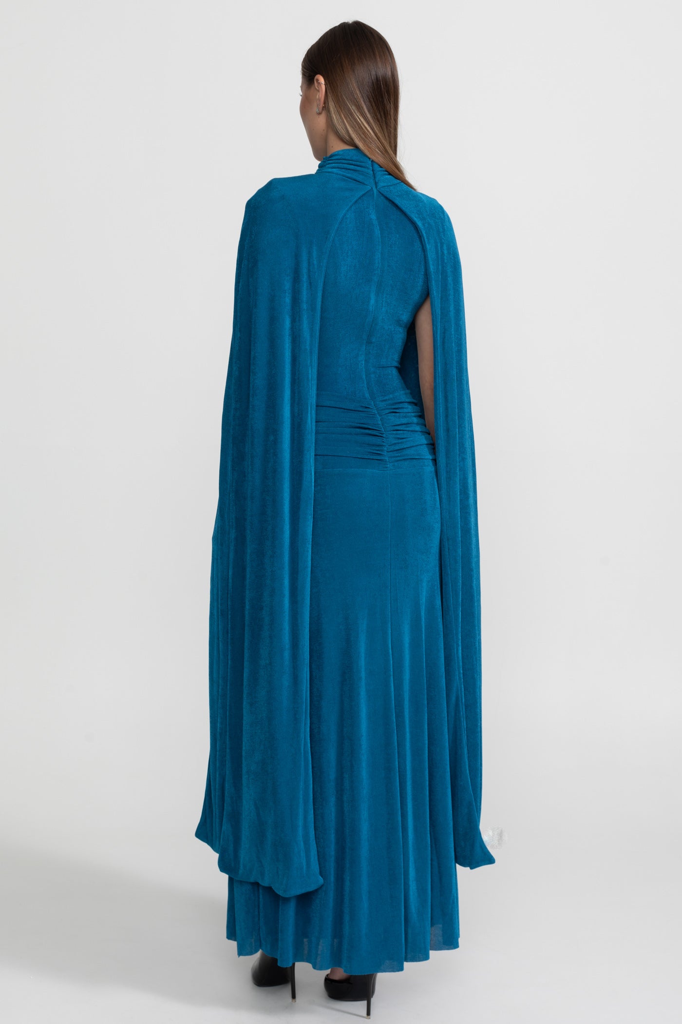 Robe cape élégante avec col montant – bleu sarcelle 