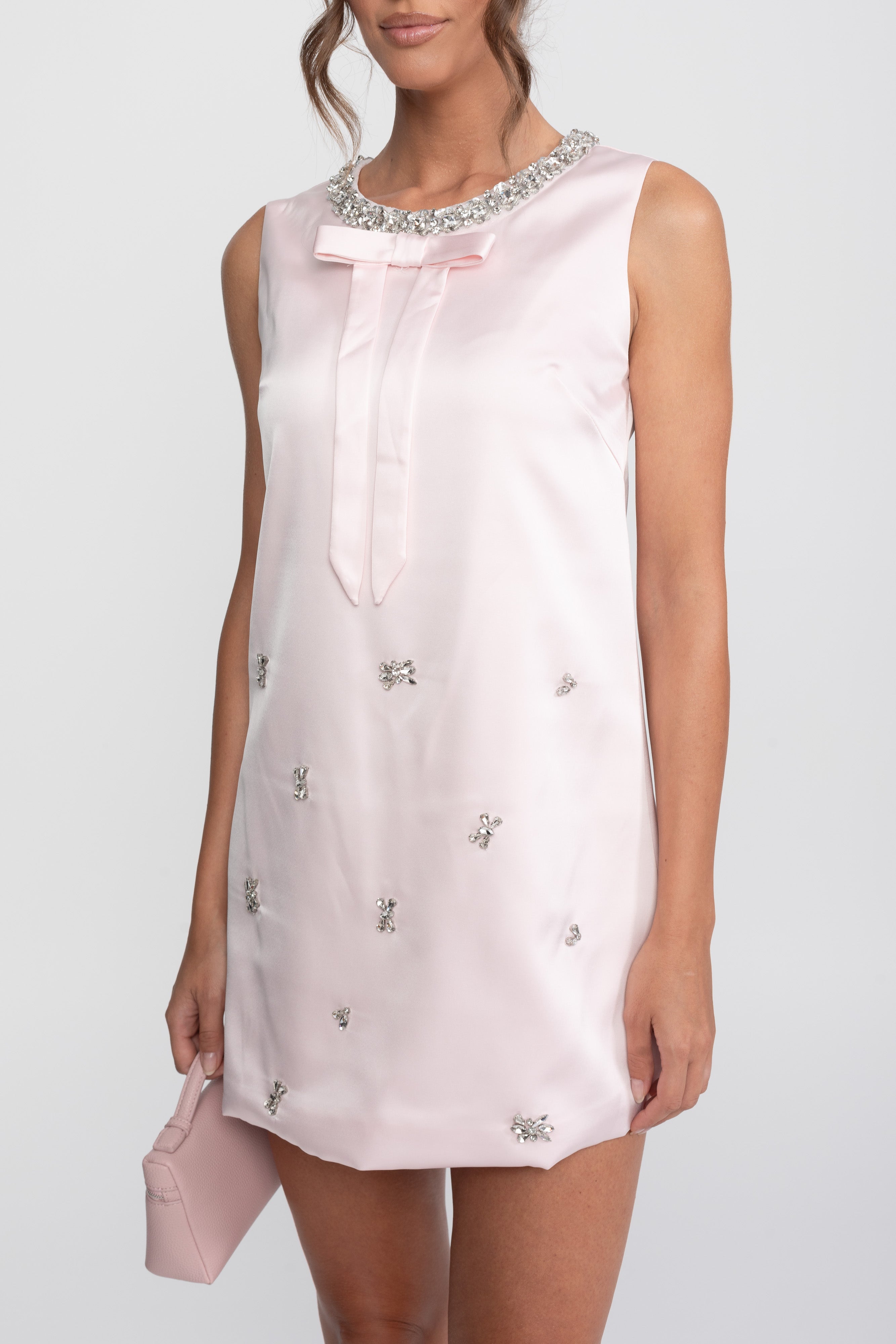 Robe courte shift ornée de cristaux avec nœud en satin - Rose 