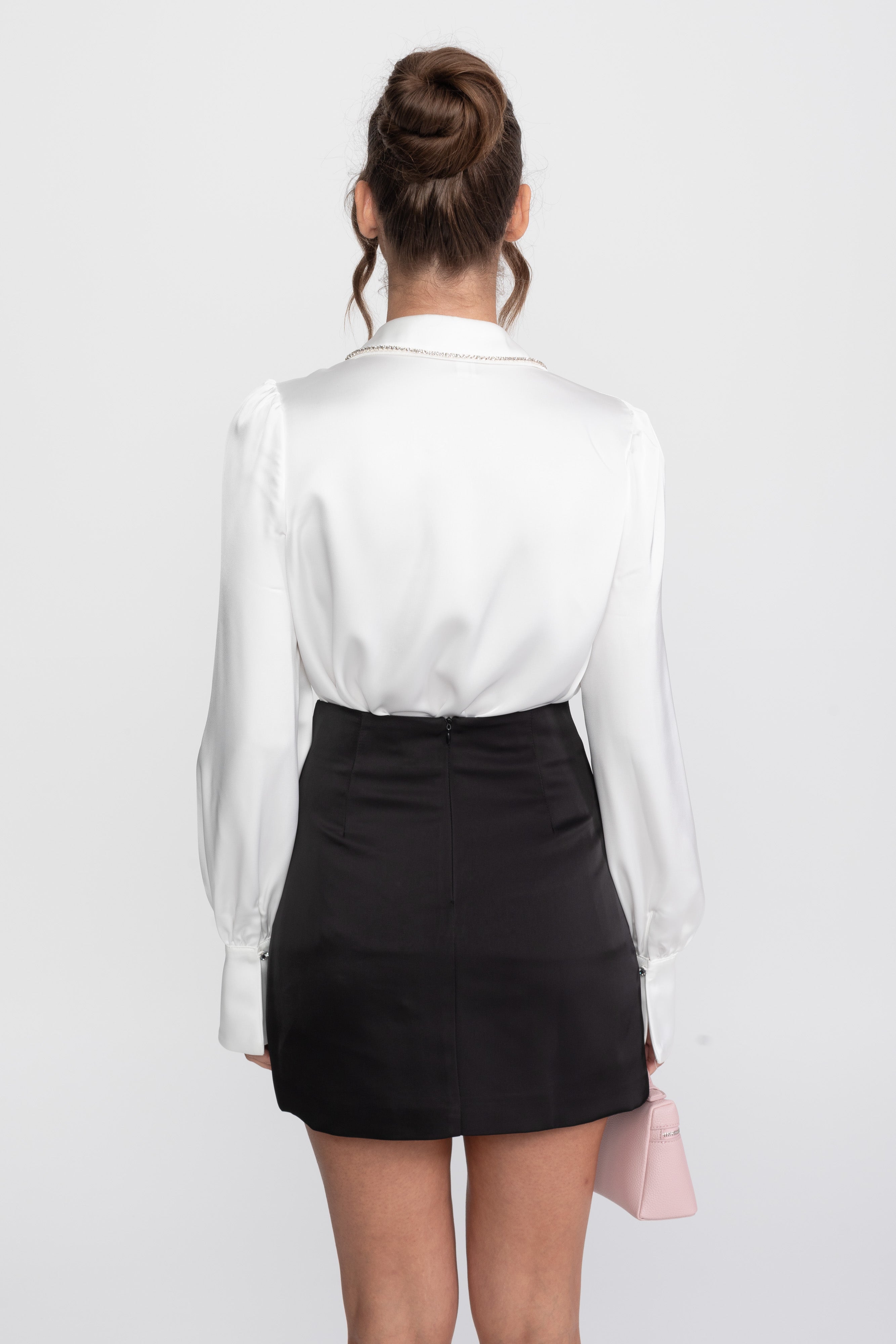 Chemise à col cristal et ensemble coordonné jupe contrastante - Blanc / Noir 