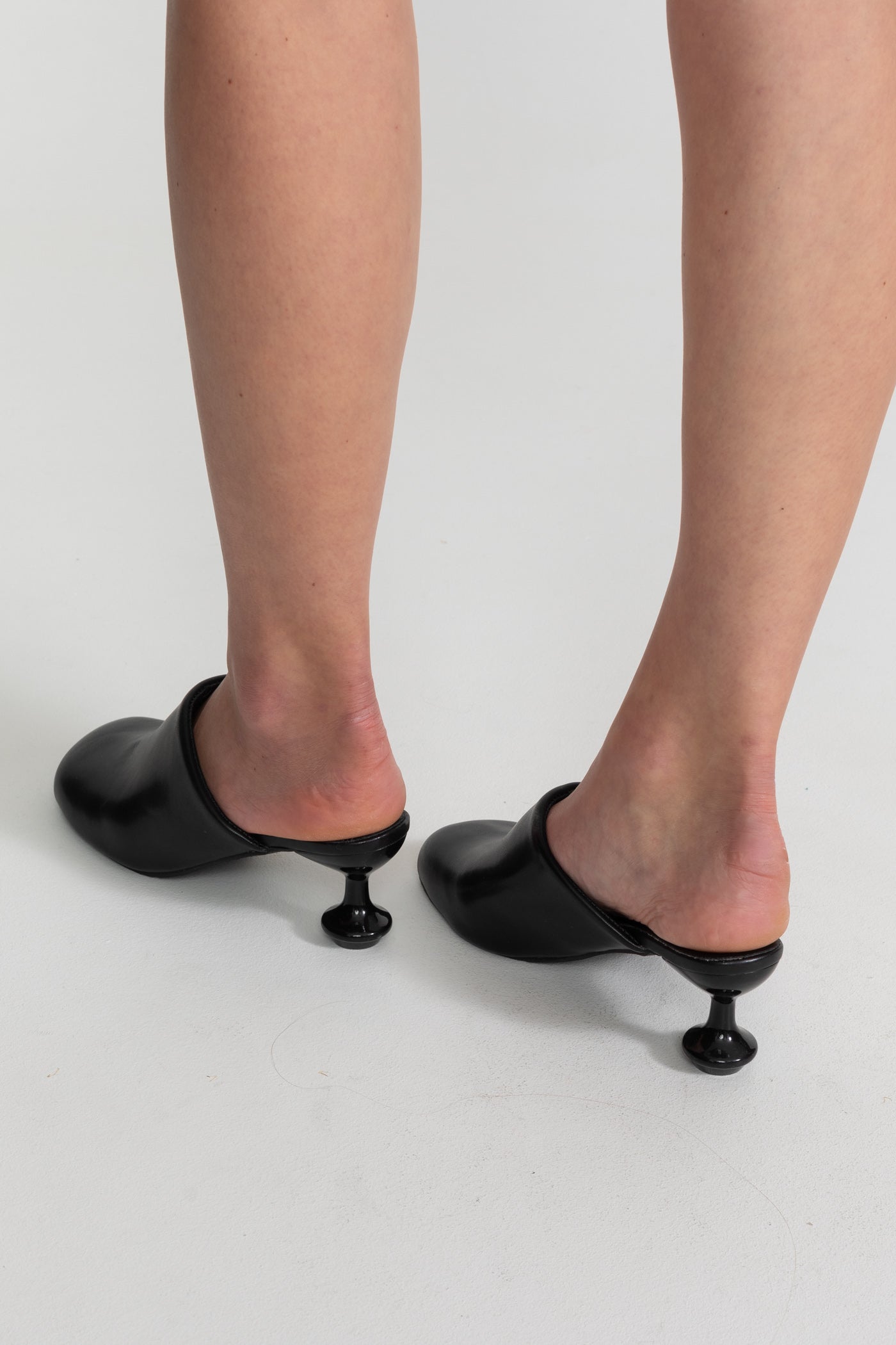 Sculptural Heel Mules With Rounded Square Toe – Black