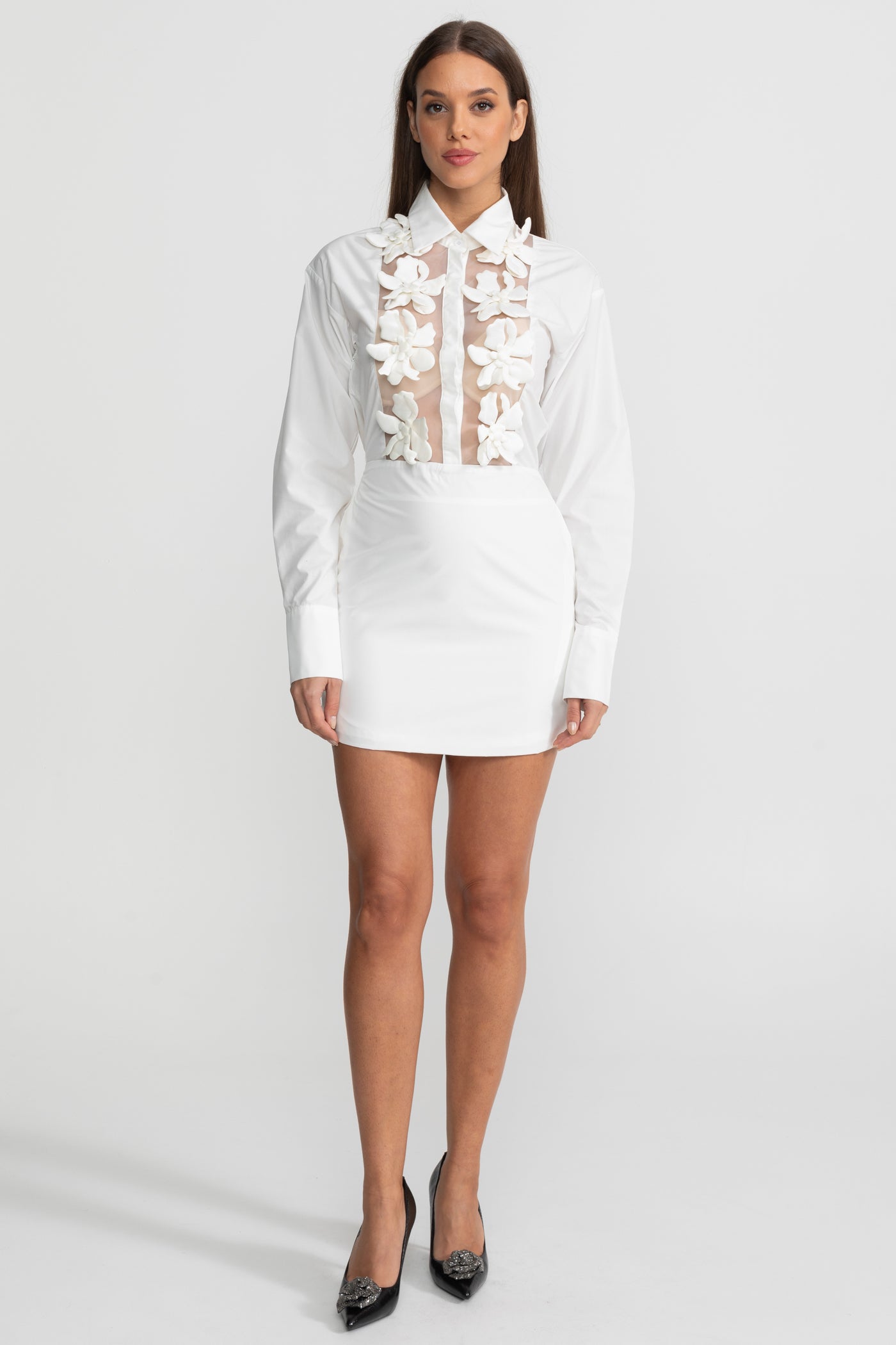 Robe Chemise Mini à Panneaux Transparants avec Appliqué Floral 3D – Blanc 