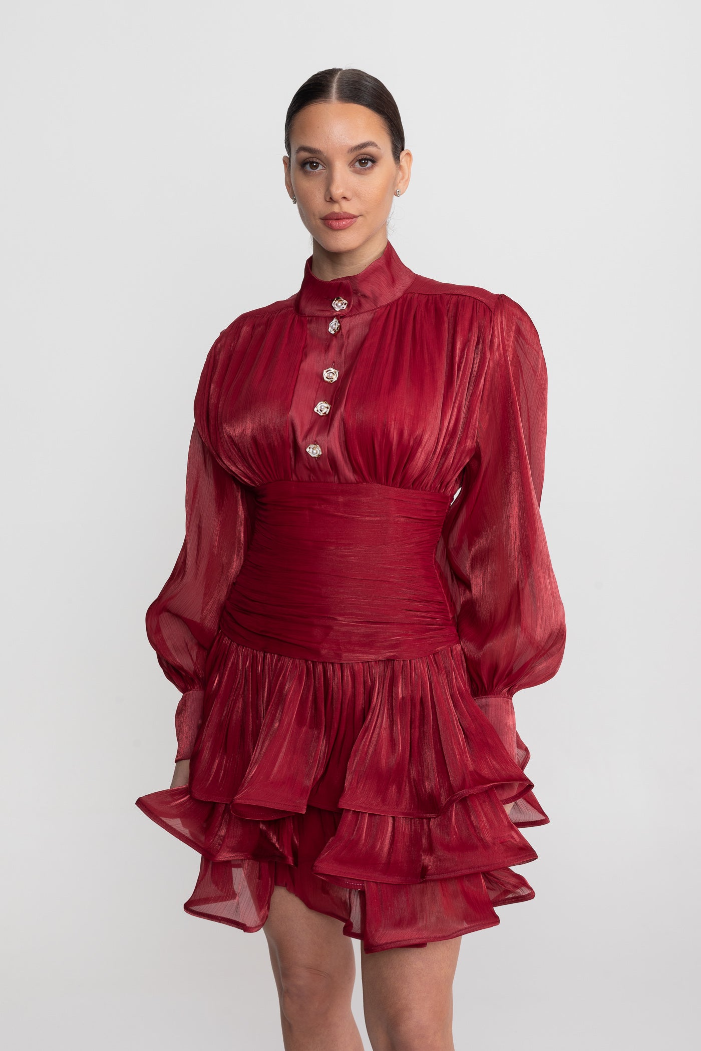 Robe courte drapée à manches longues avec jupe à volants superposés - Rouge 