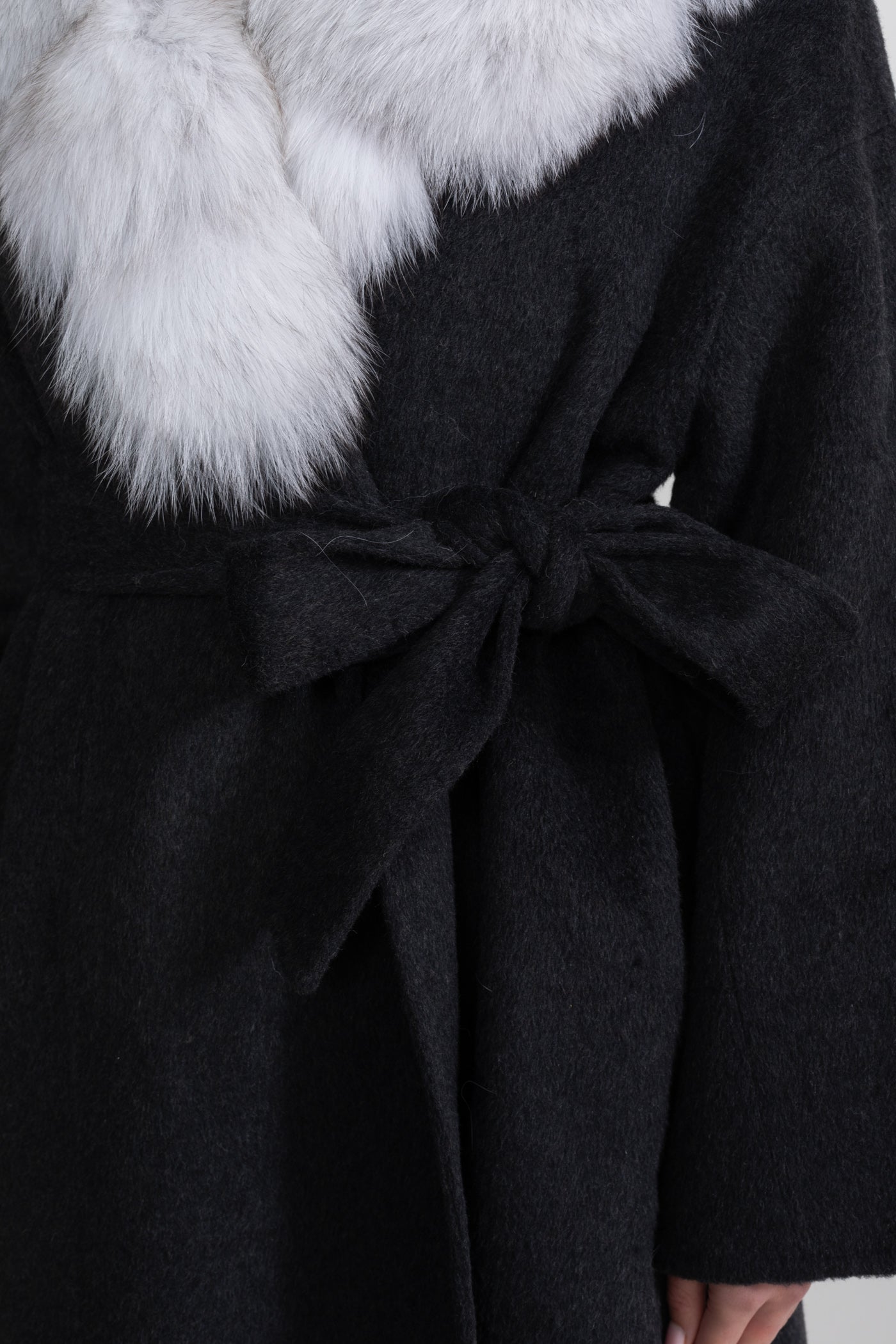 Wool Wrap Coat with Fox Fur Collar And Tie Belt – Black/Gray