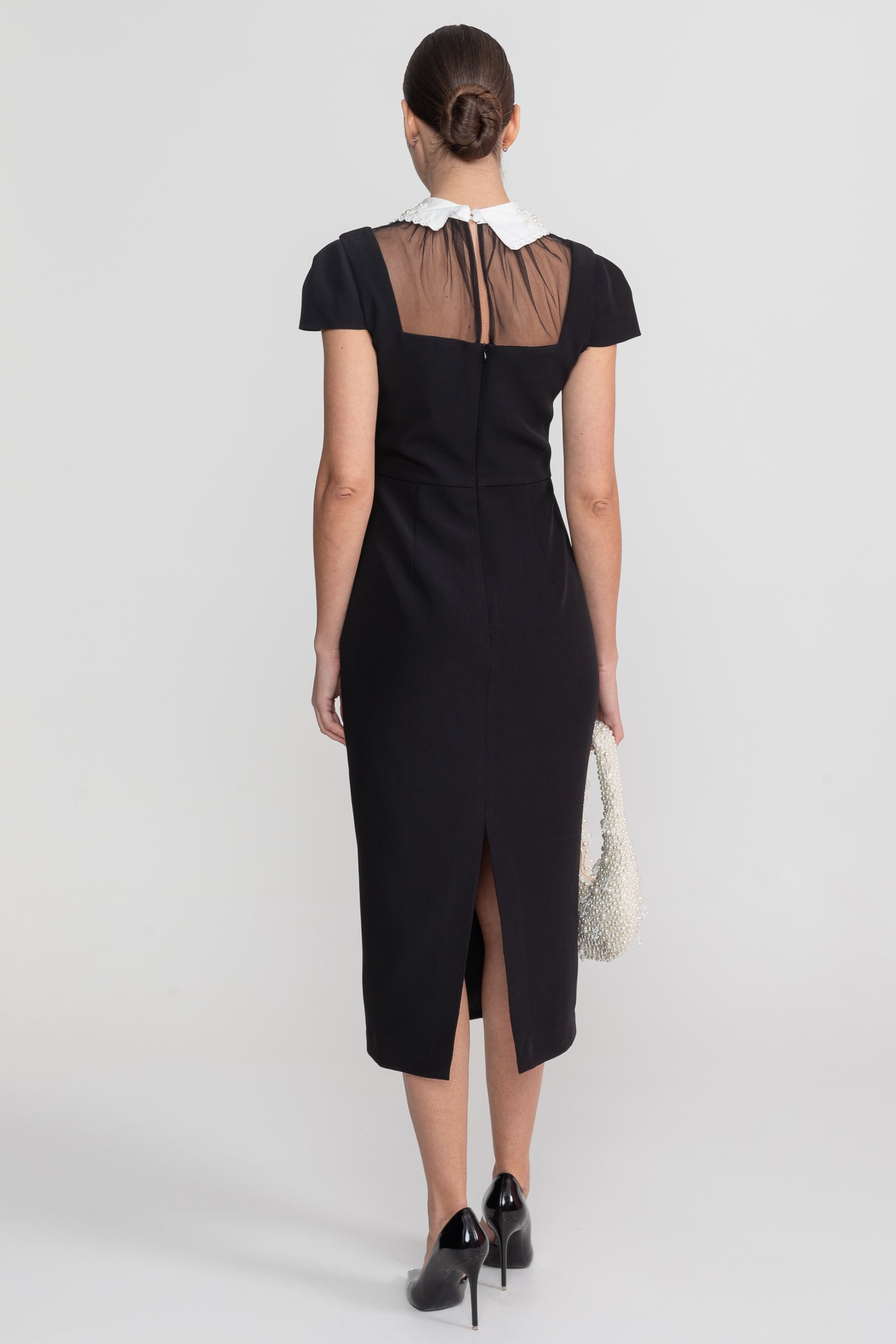 Robe Midi à Manches Courtes avec Détail de Col en Dentelle et Nœud - Noir 