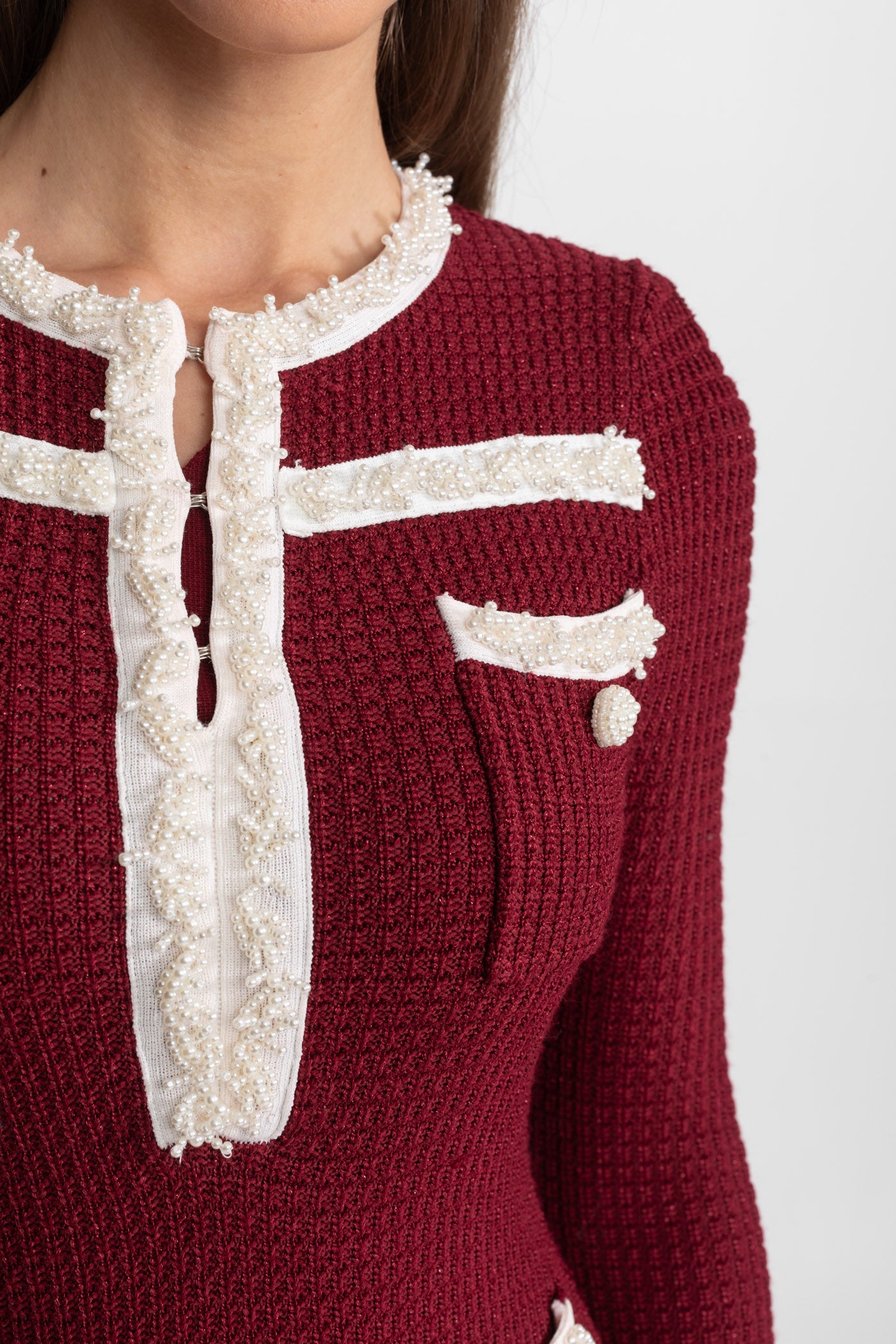 Robe Midi Texturée avec Bordure Brodée Contrastée – Burgundy 
