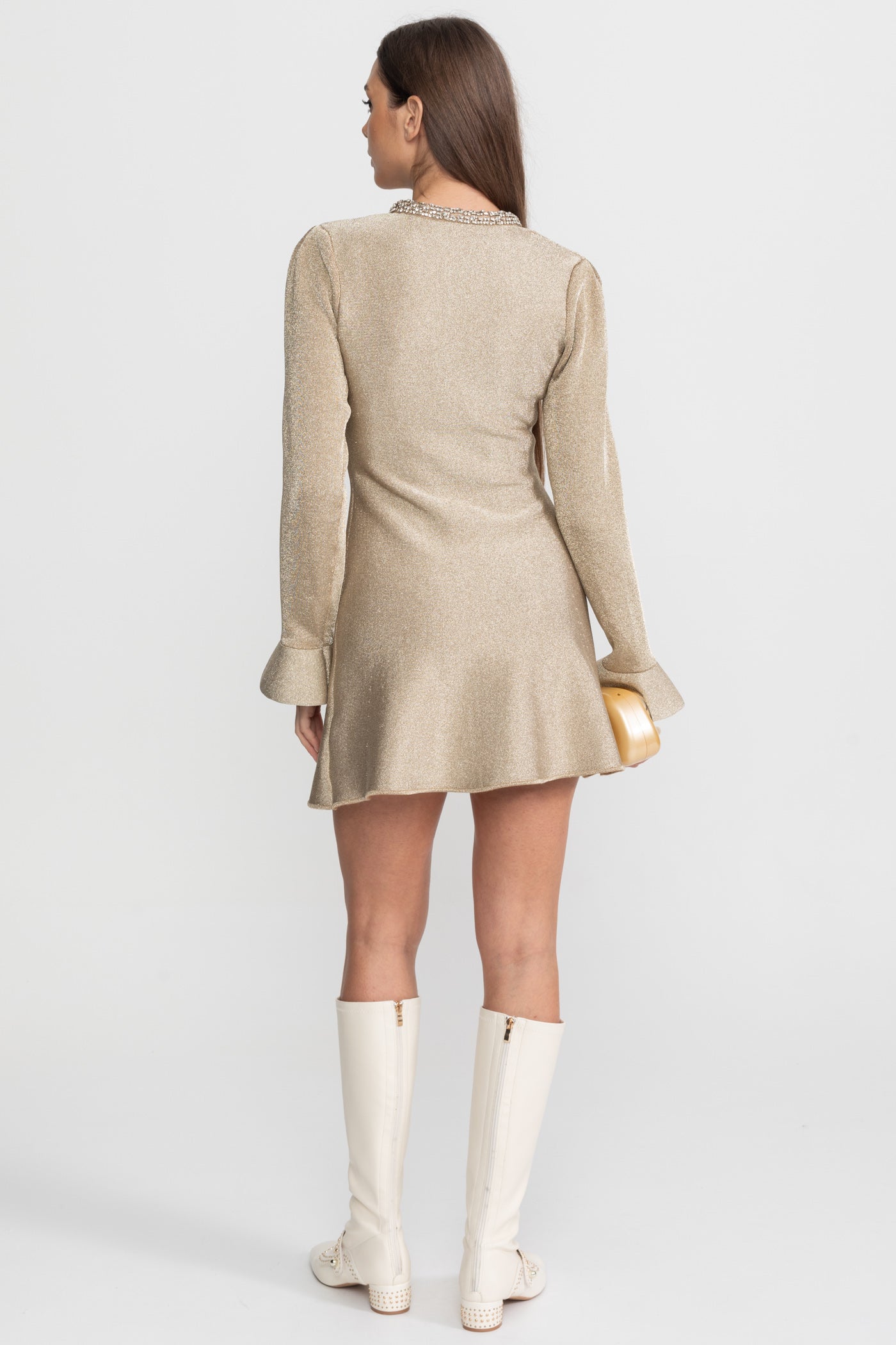 Robe Mini Shimmer avec Ornements de Boutons en Cristal – Champagne 