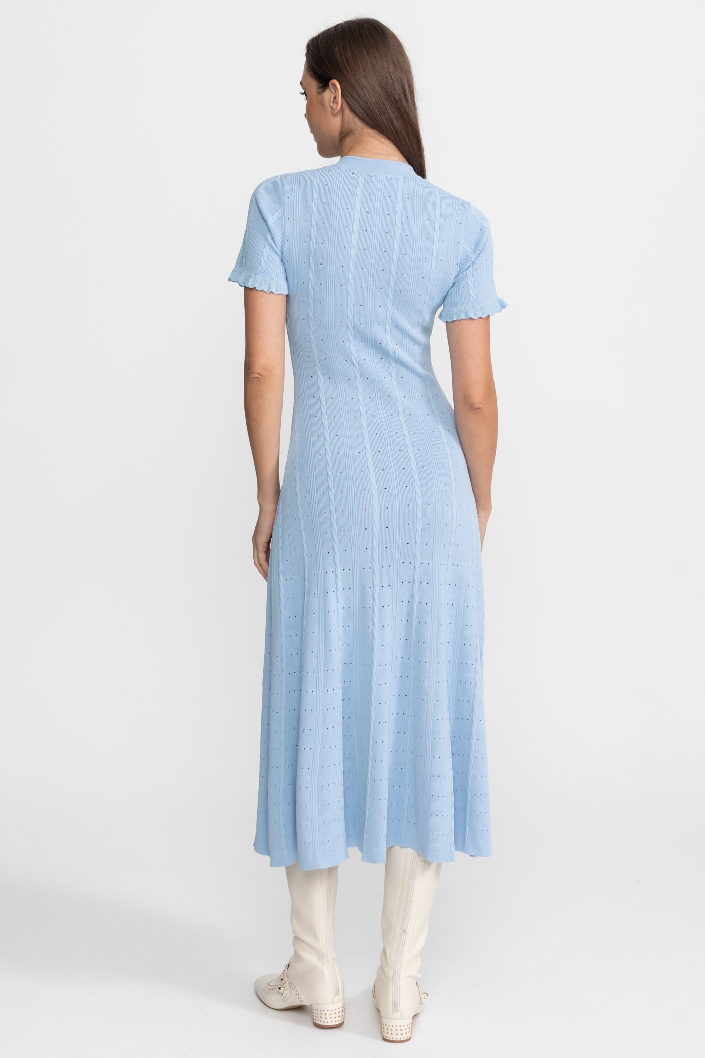 Robe midi en maille à boutons sur le devant avec manches festonnées – Baby Blue 