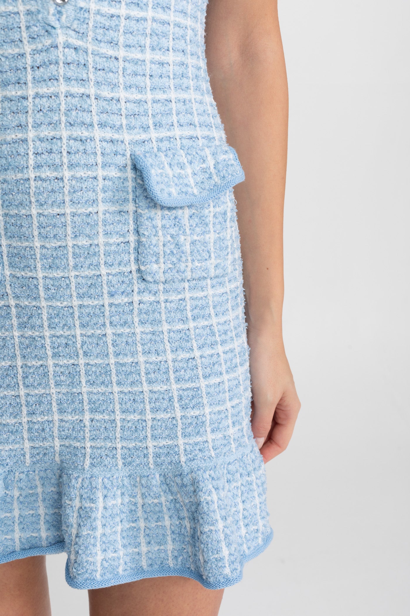 Robe mini en tweed texturé avec détail nœud – Bleu clair 