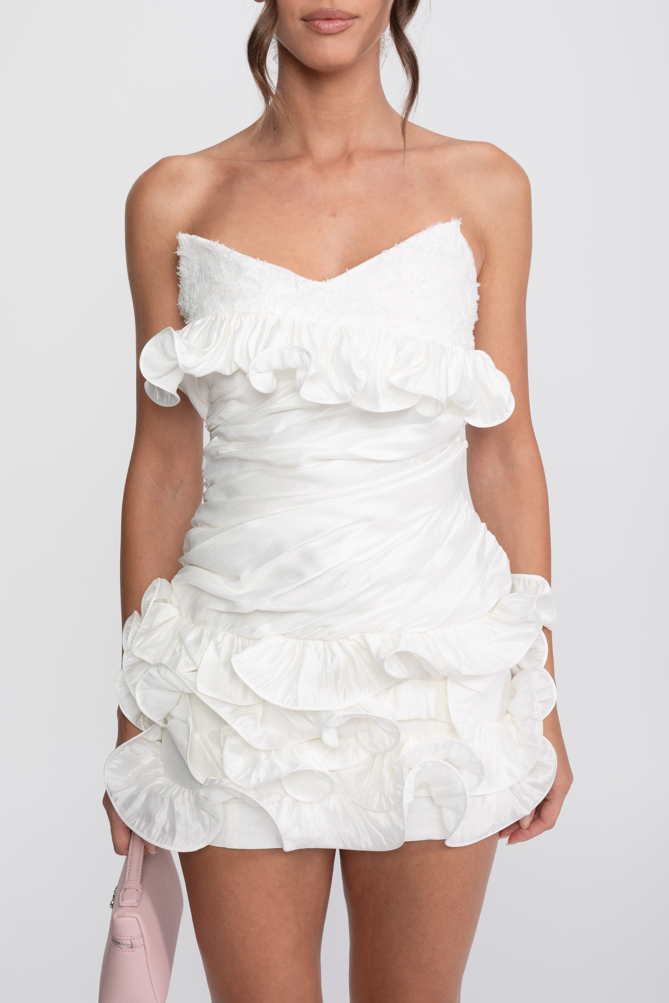 Mini-robe bustier à volants avec décolleté en cœur - Blanc 