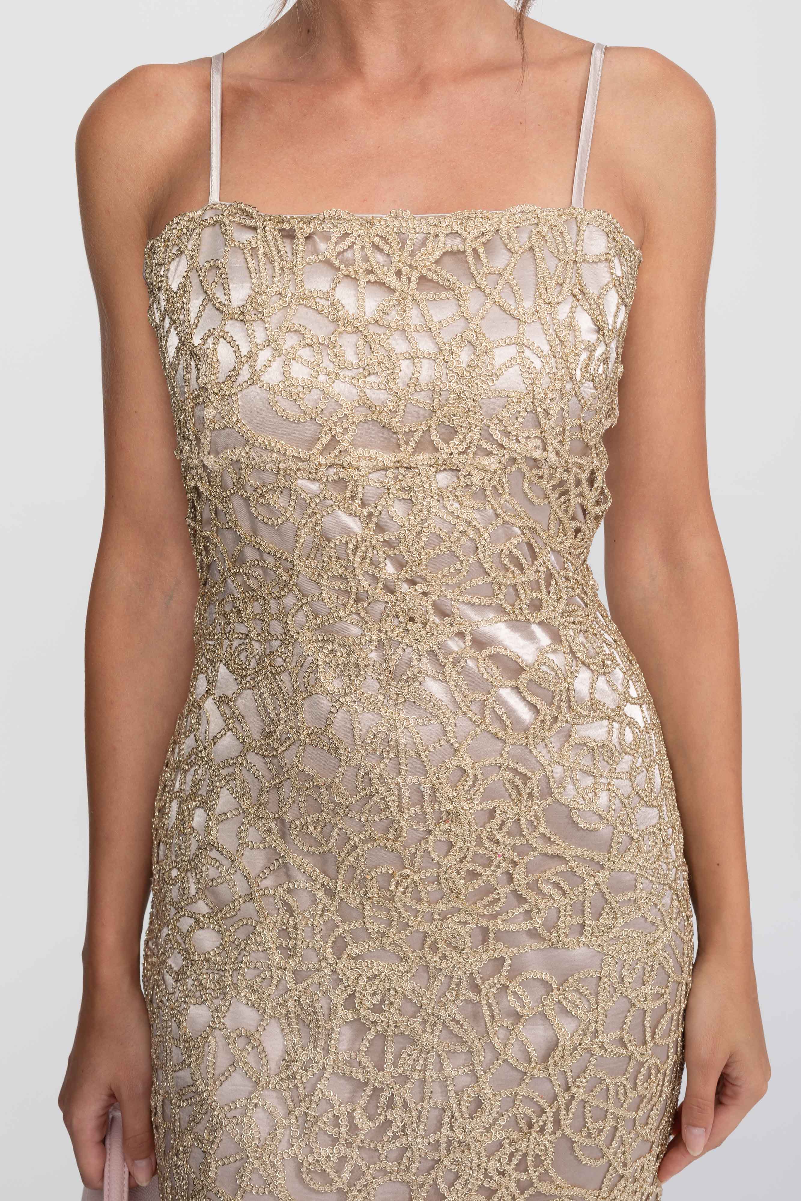 Robe fourreau en dentelle métallisée avec encolure carrée - Or 