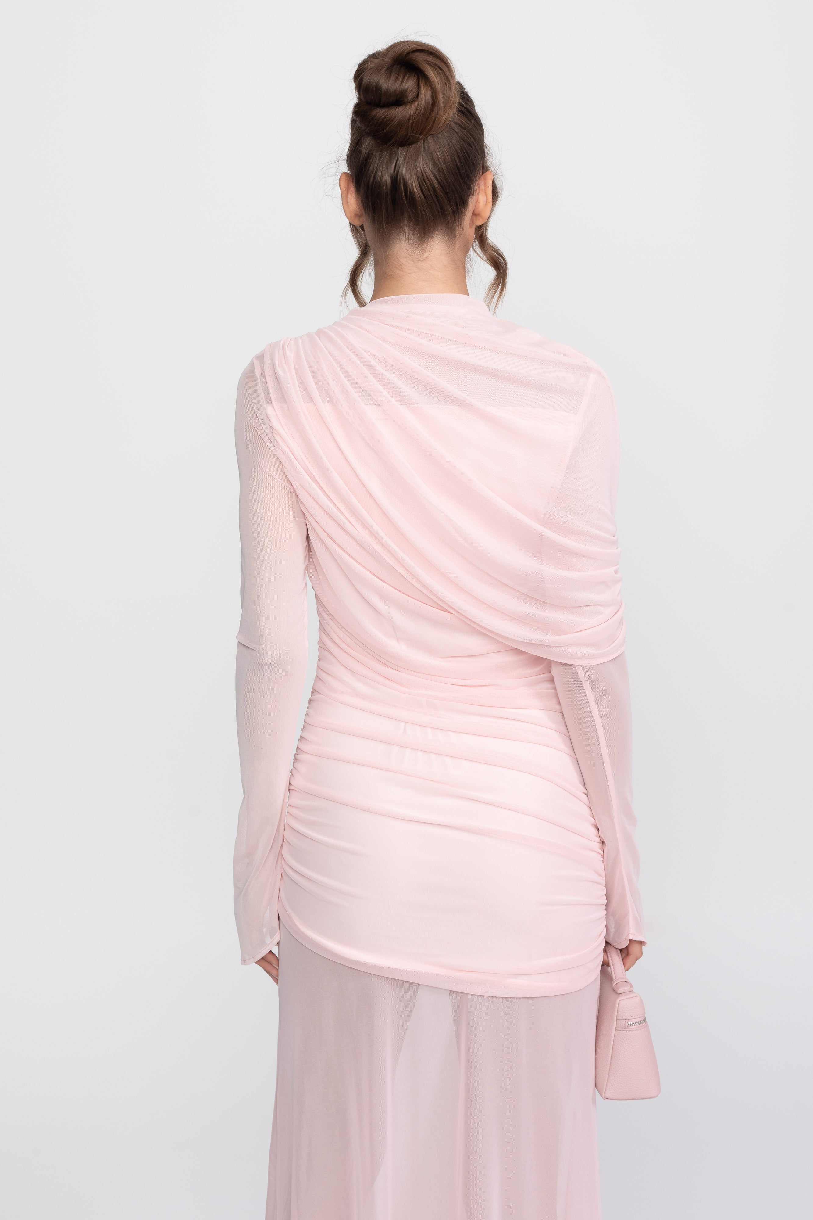 Robe longue à épaule drapée avec jupe transparente - Rose 