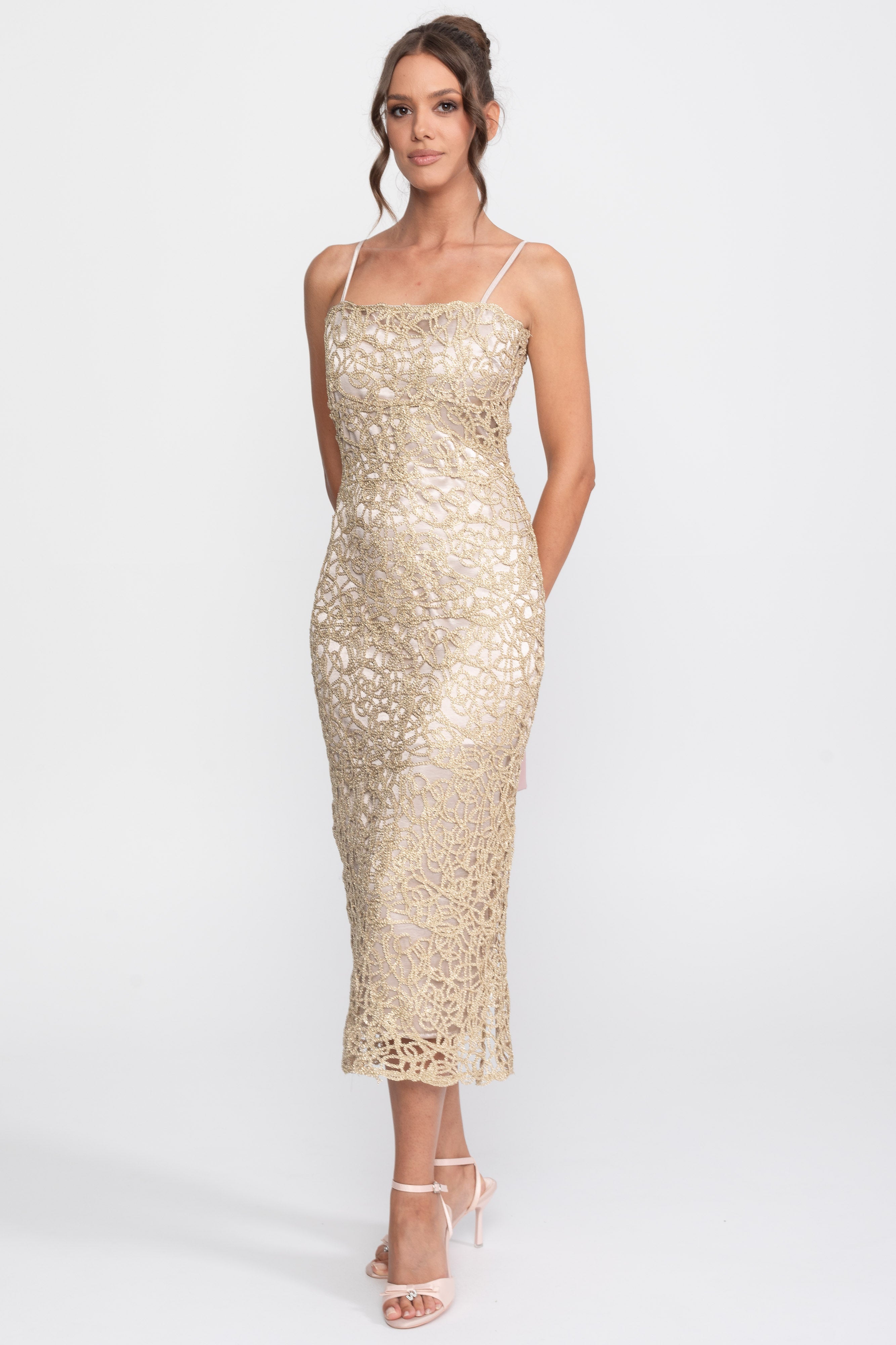Robe fourreau en dentelle métallisée avec encolure carrée - Or 