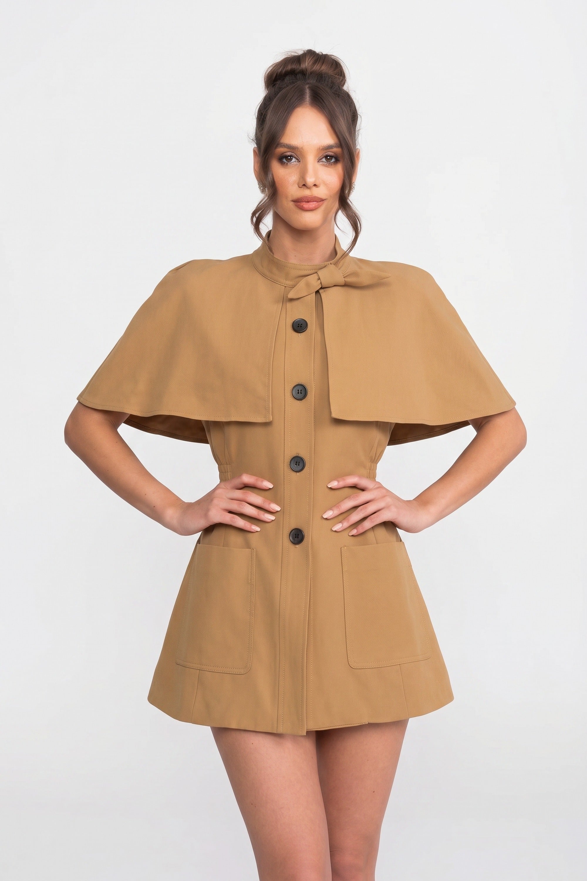Robe-manteau boutonnée avec cape structurée superposée - Khaki 
