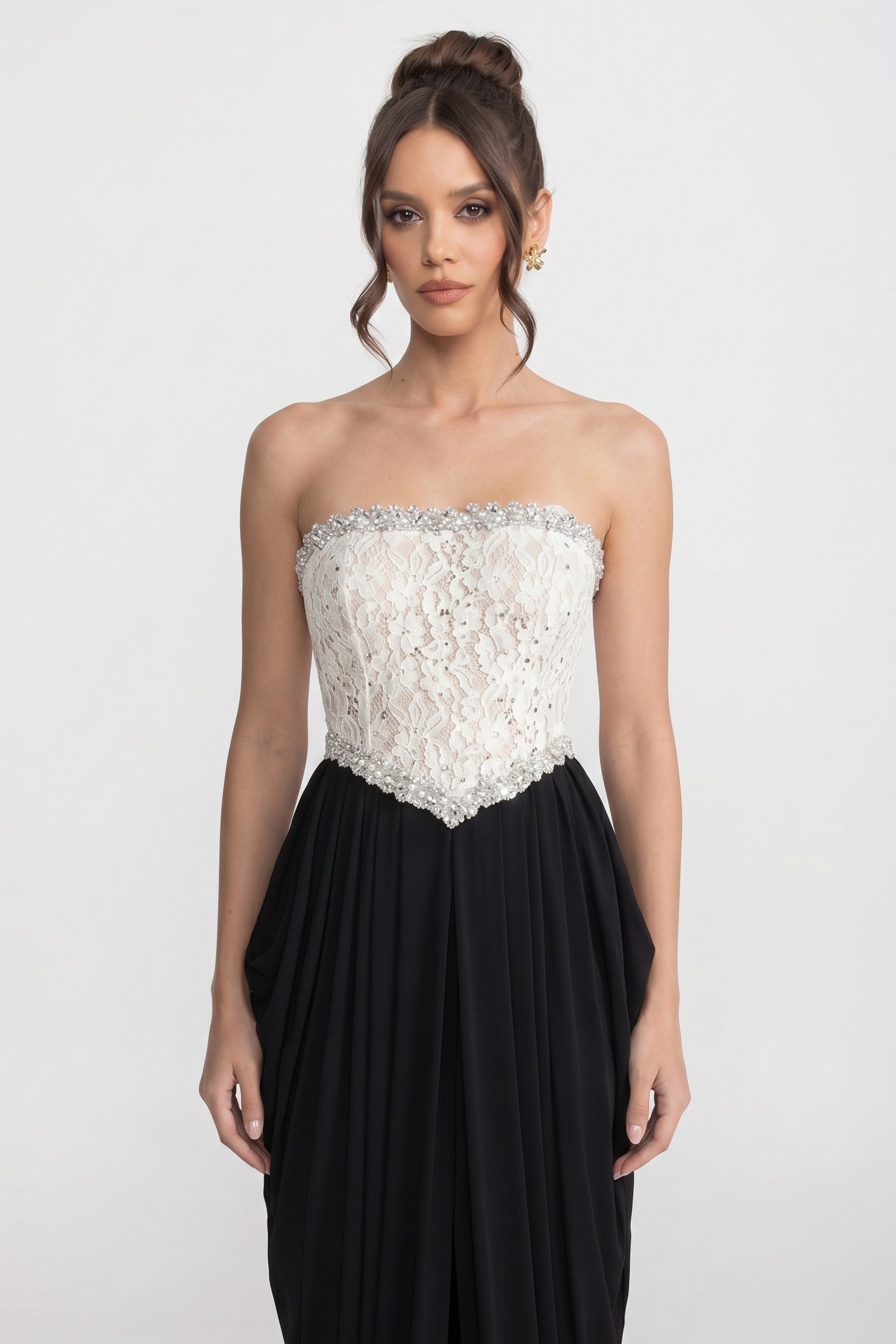 Robe bustier avec corset à fleurs en 3D et jupe noire drapée - Blanc+Noir 
