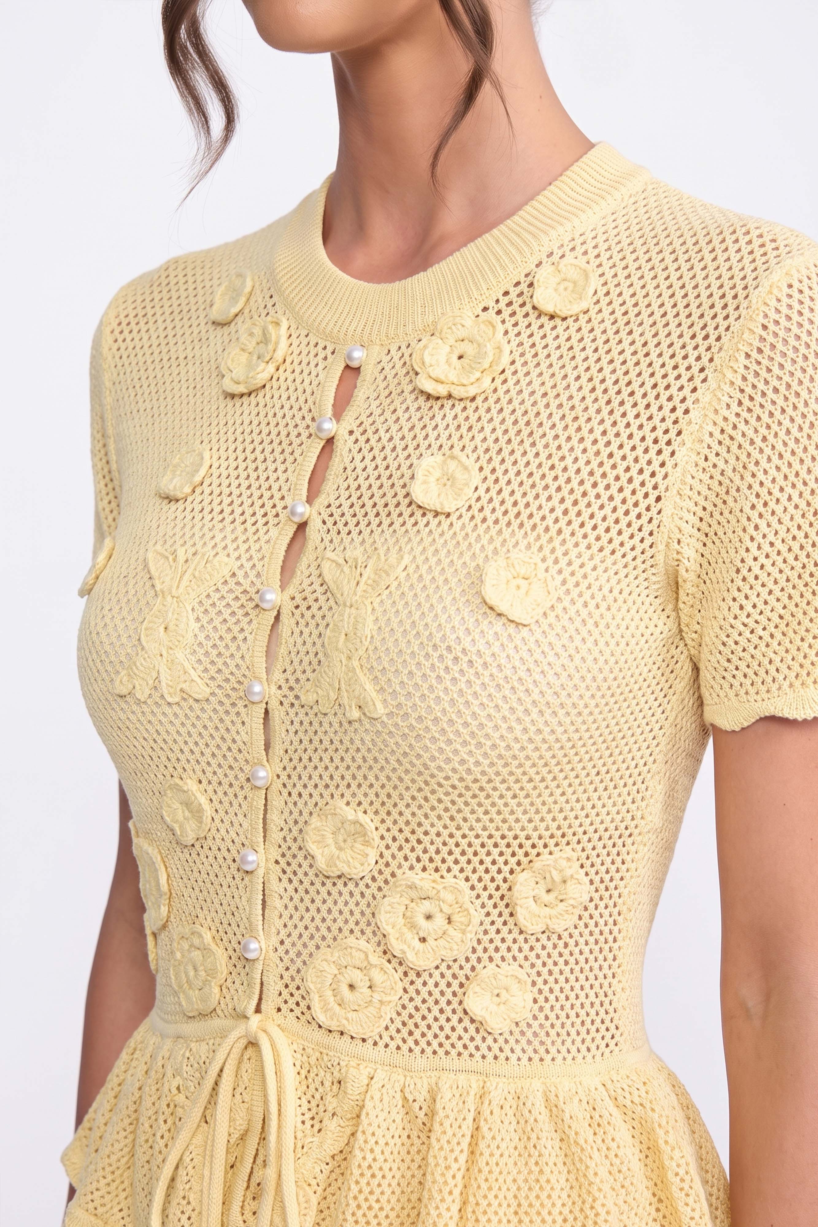 Robe mini peplum en crochet floral avec taille à cordon de serrage - Jaune 