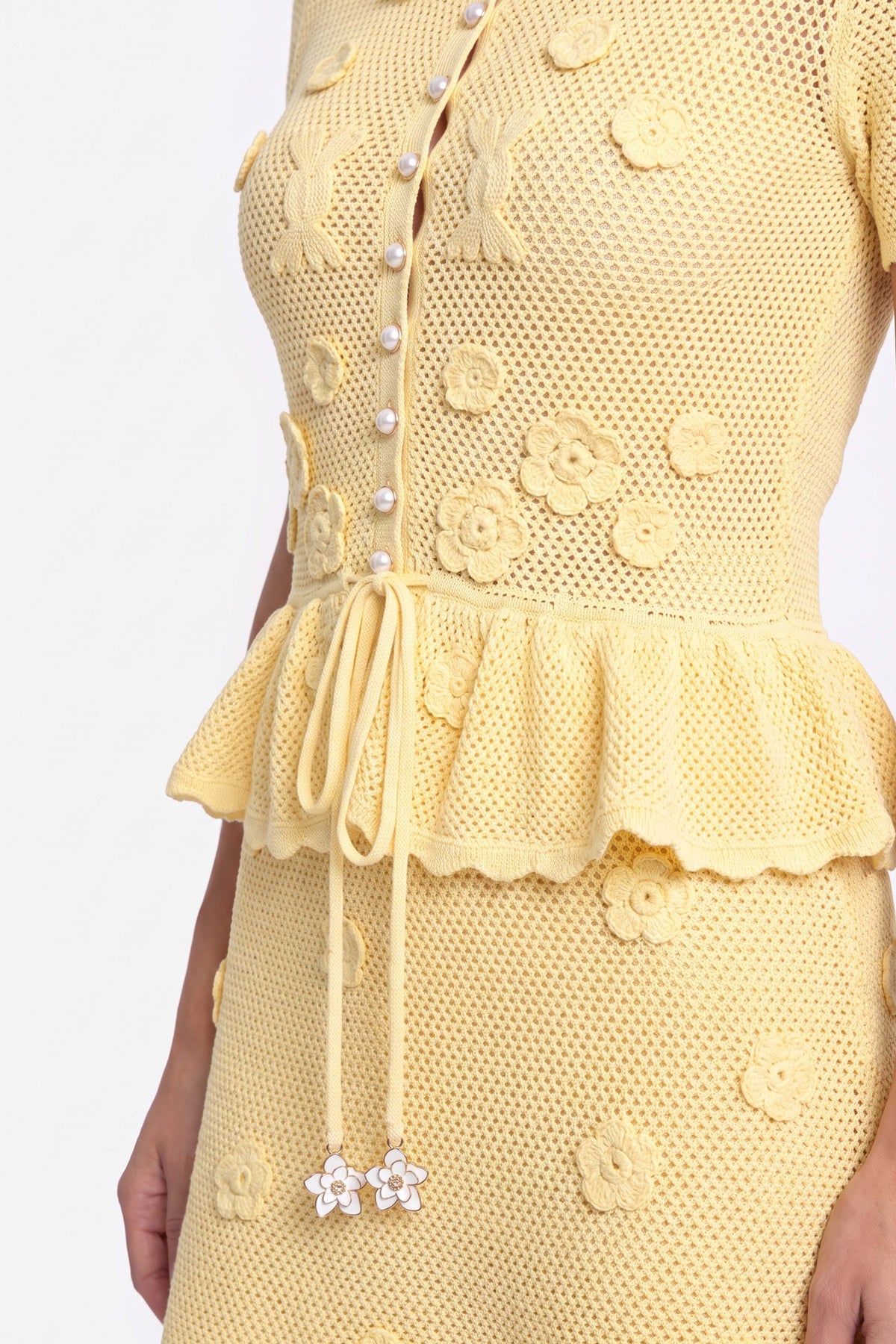 Robe longue à basque en crochet floral avec taille à cordon de serrage - Jaune 